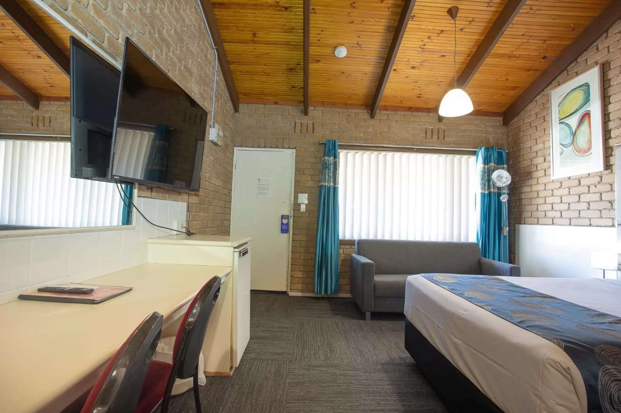 Bed in Goldfields Motel