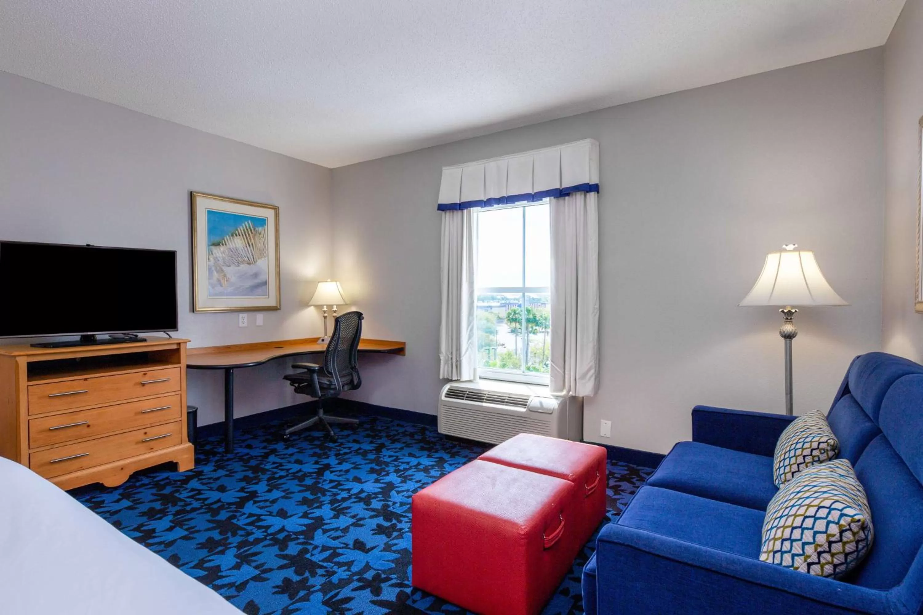 Bedroom, Bed in Hampton Inn & Suites Jacksonville Deerwood Park