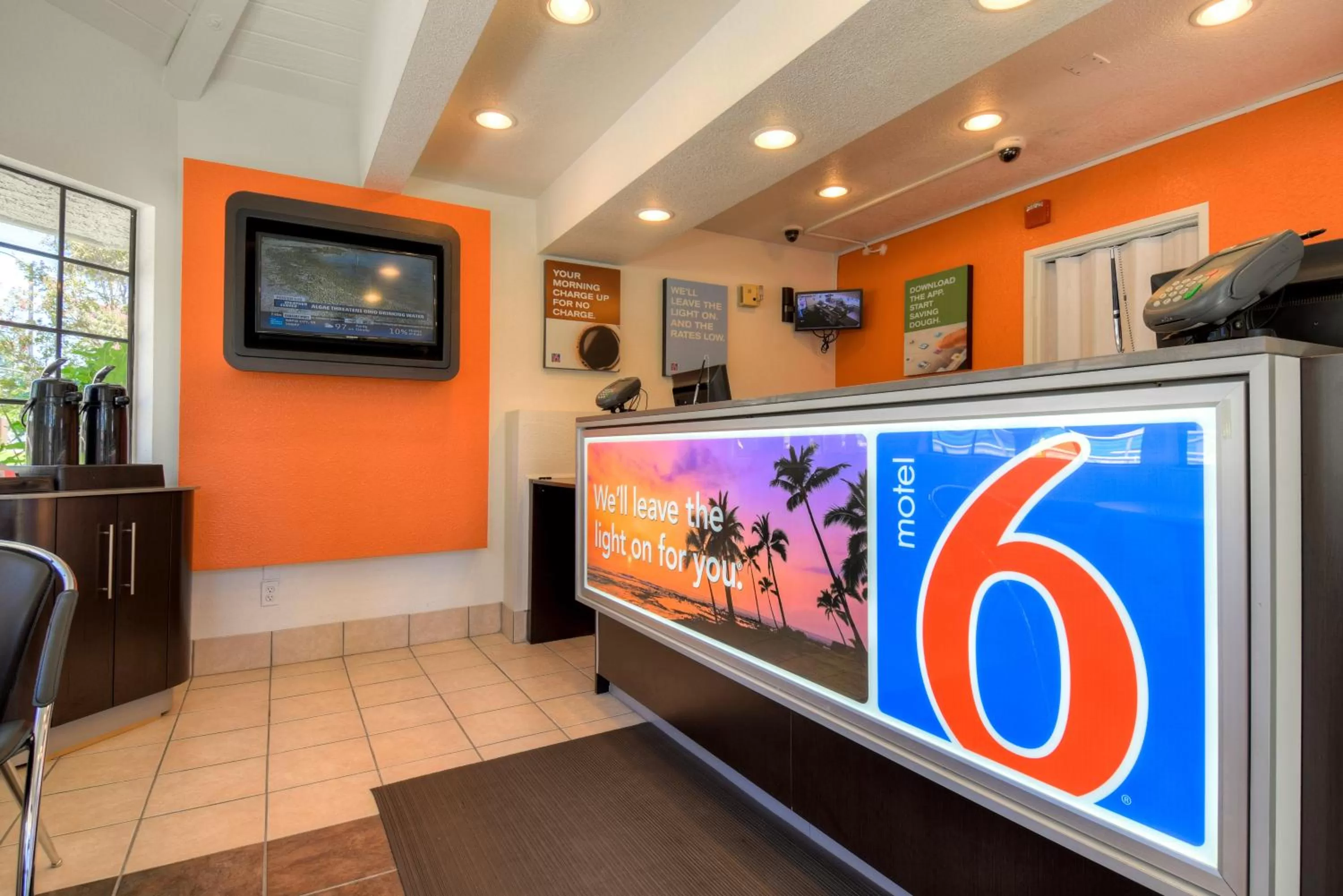 Lobby or reception in Motel 6-San Dimas, CA - Los Angeles