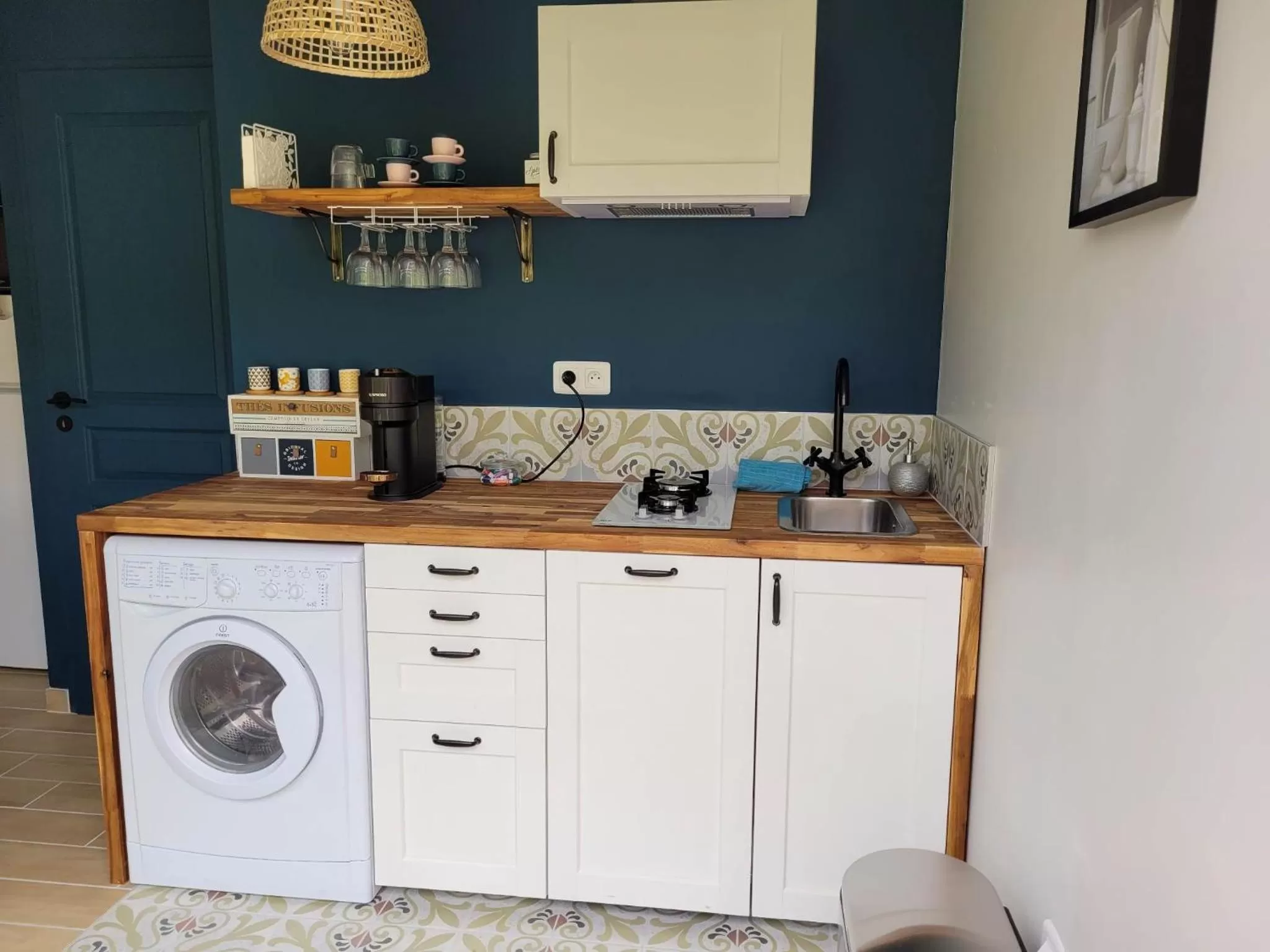 dishwasher, Kitchen/Kitchenette in A L'OMBRE DE LA TREILLE -Proche Saint-Emilion