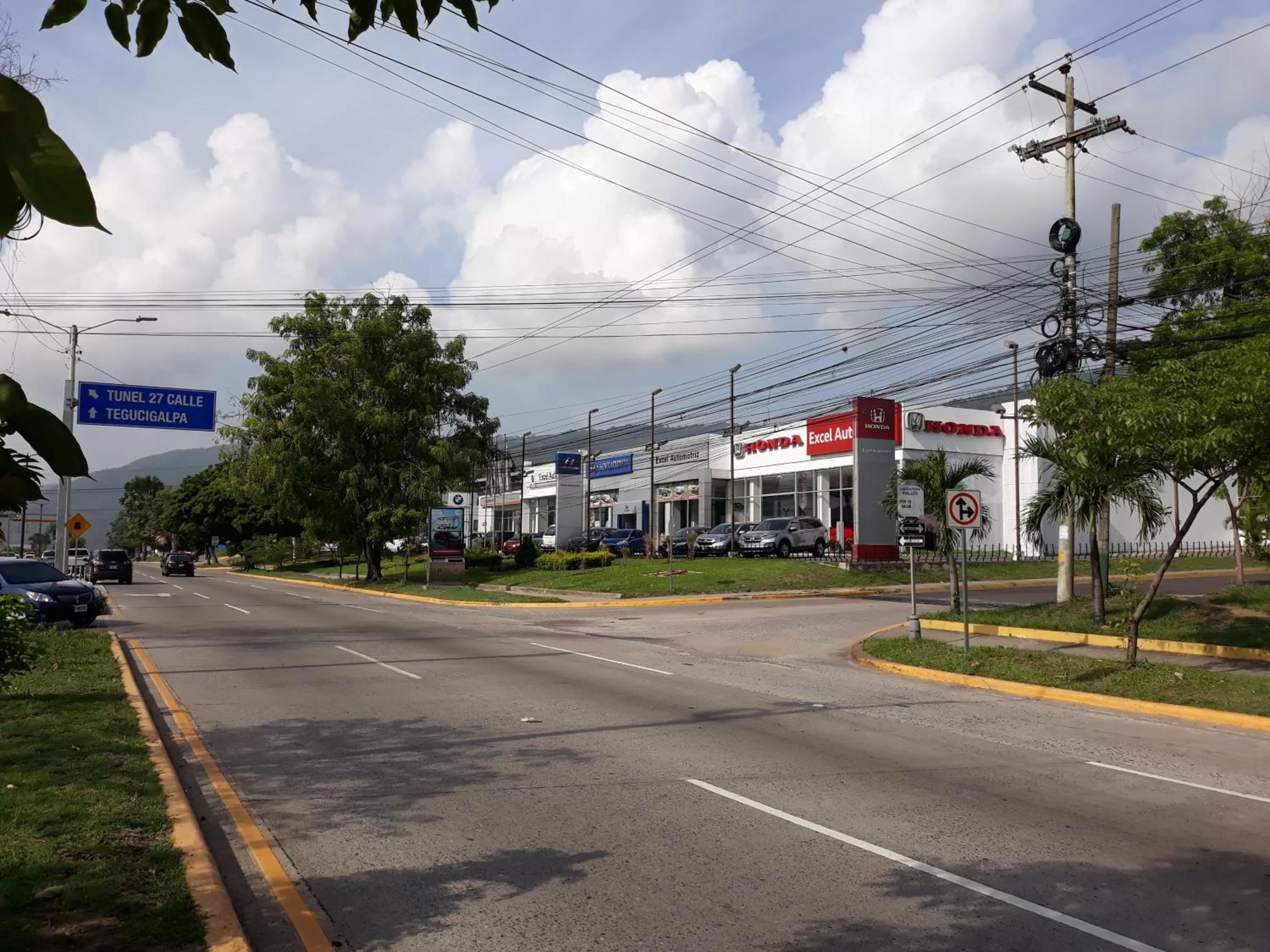 Day, Neighborhood in Casa Altamira