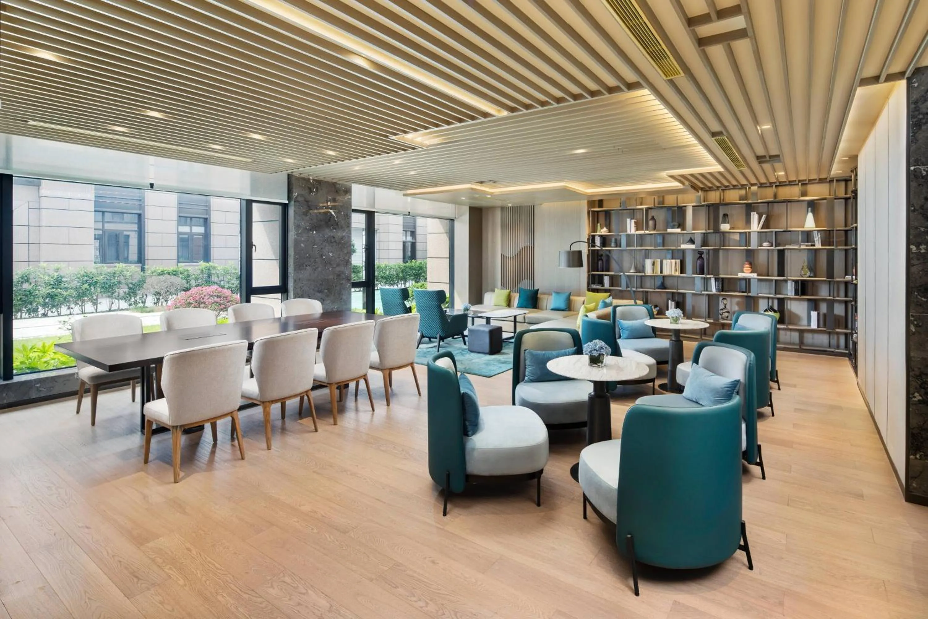 Lounge or bar in Courtyard by Marriott Hangzhou West