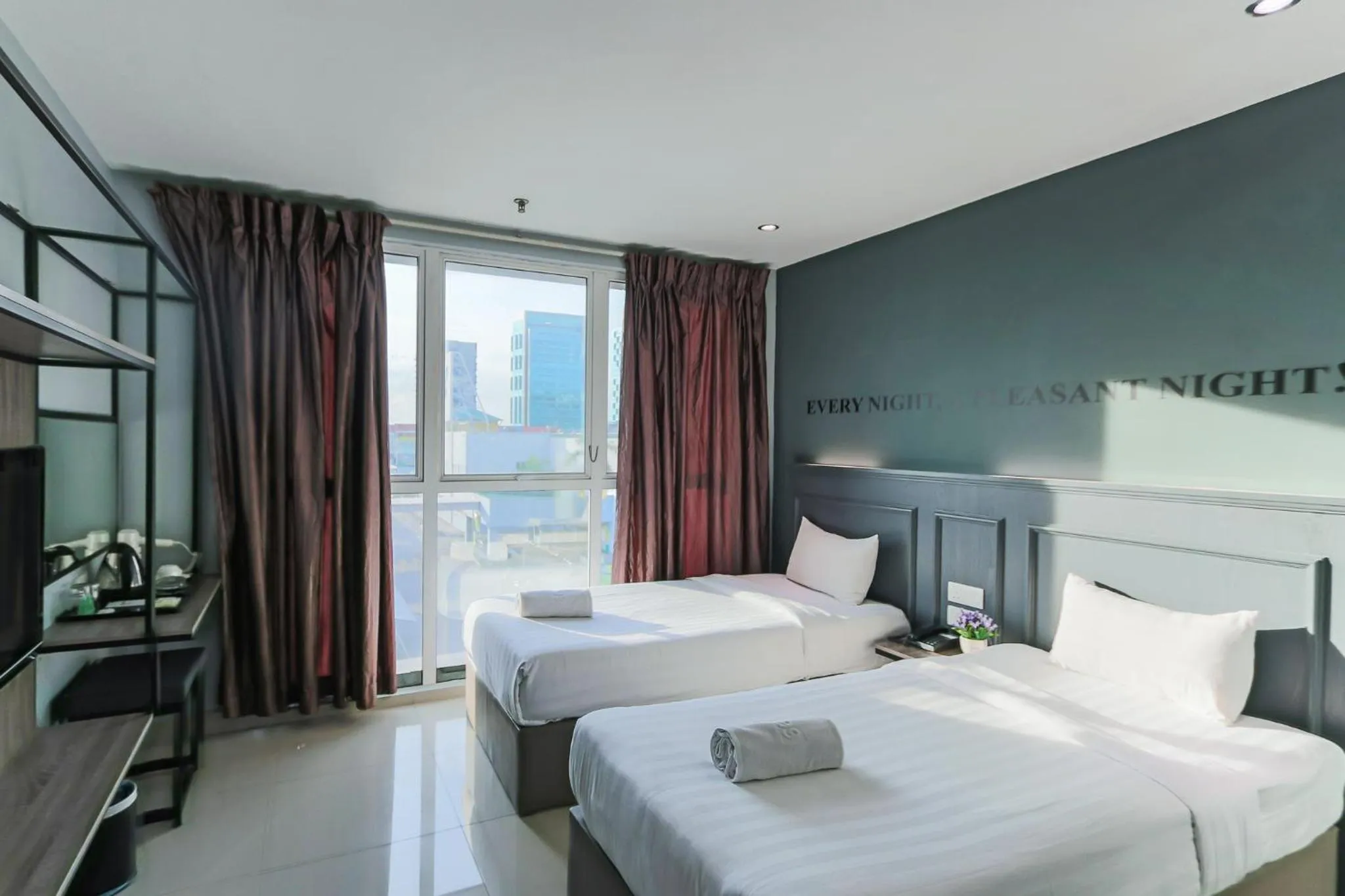 Photo of the whole room, Bed in Hotel 99 Bandar Puteri Puchong