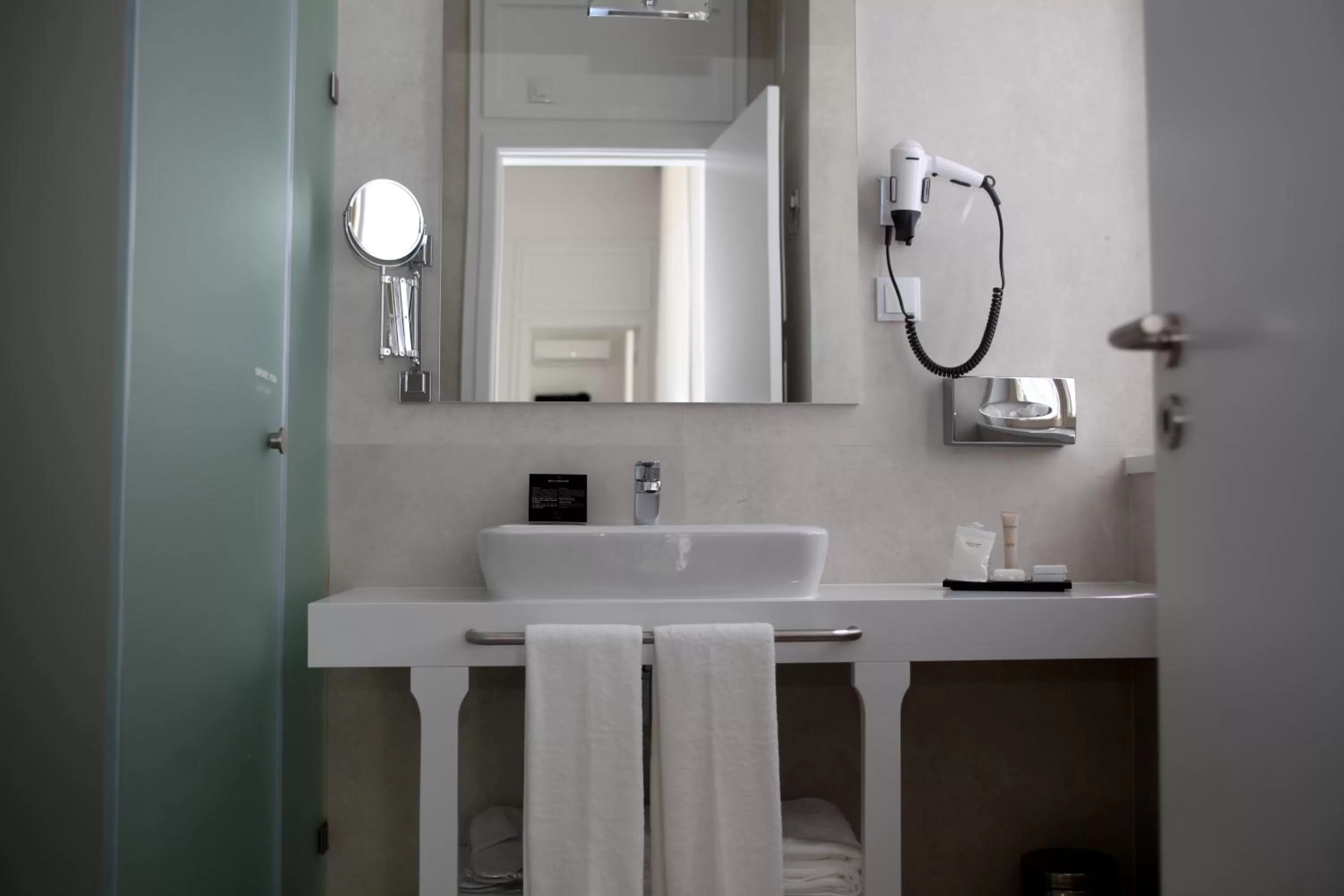 Bathroom in EXE Wellington