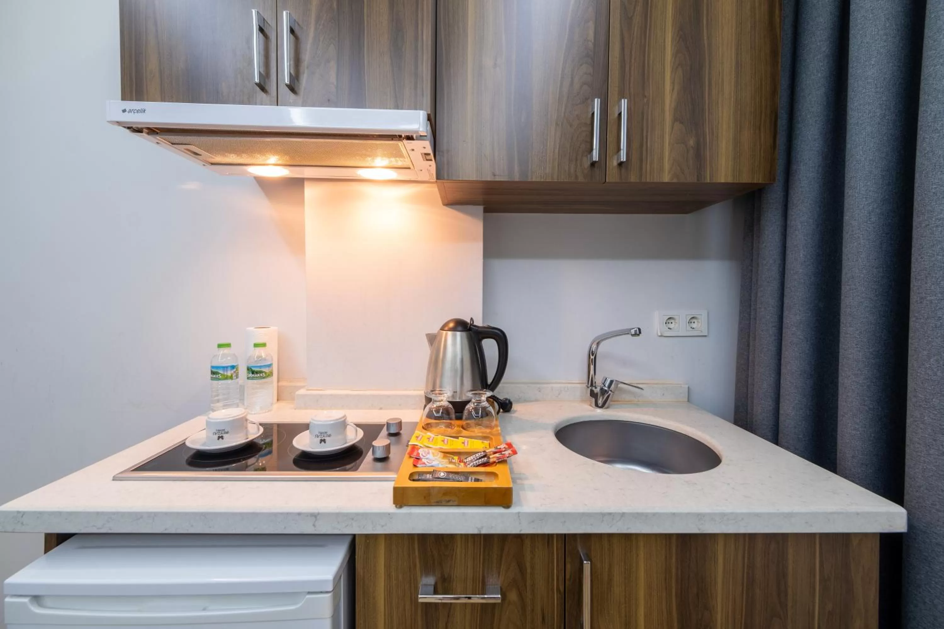 Coffee/tea facilities, Kitchen/Kitchenette in Beyzas Hotels & Suites