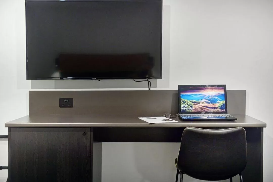 TV and multimedia in CBD Motor Inn