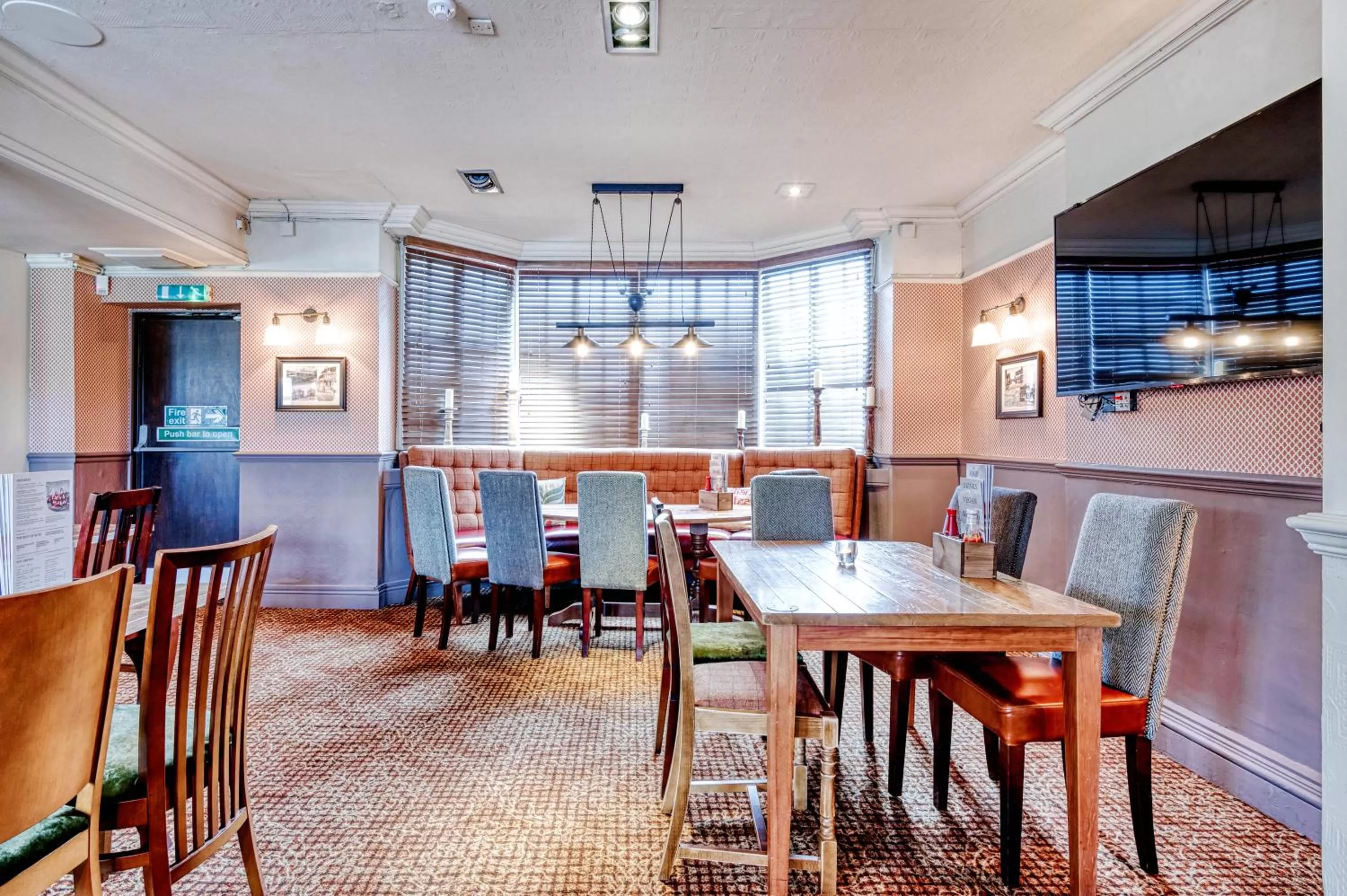 Restaurant/Places to Eat in The Wheatsheaf by Innkeeper's Collection