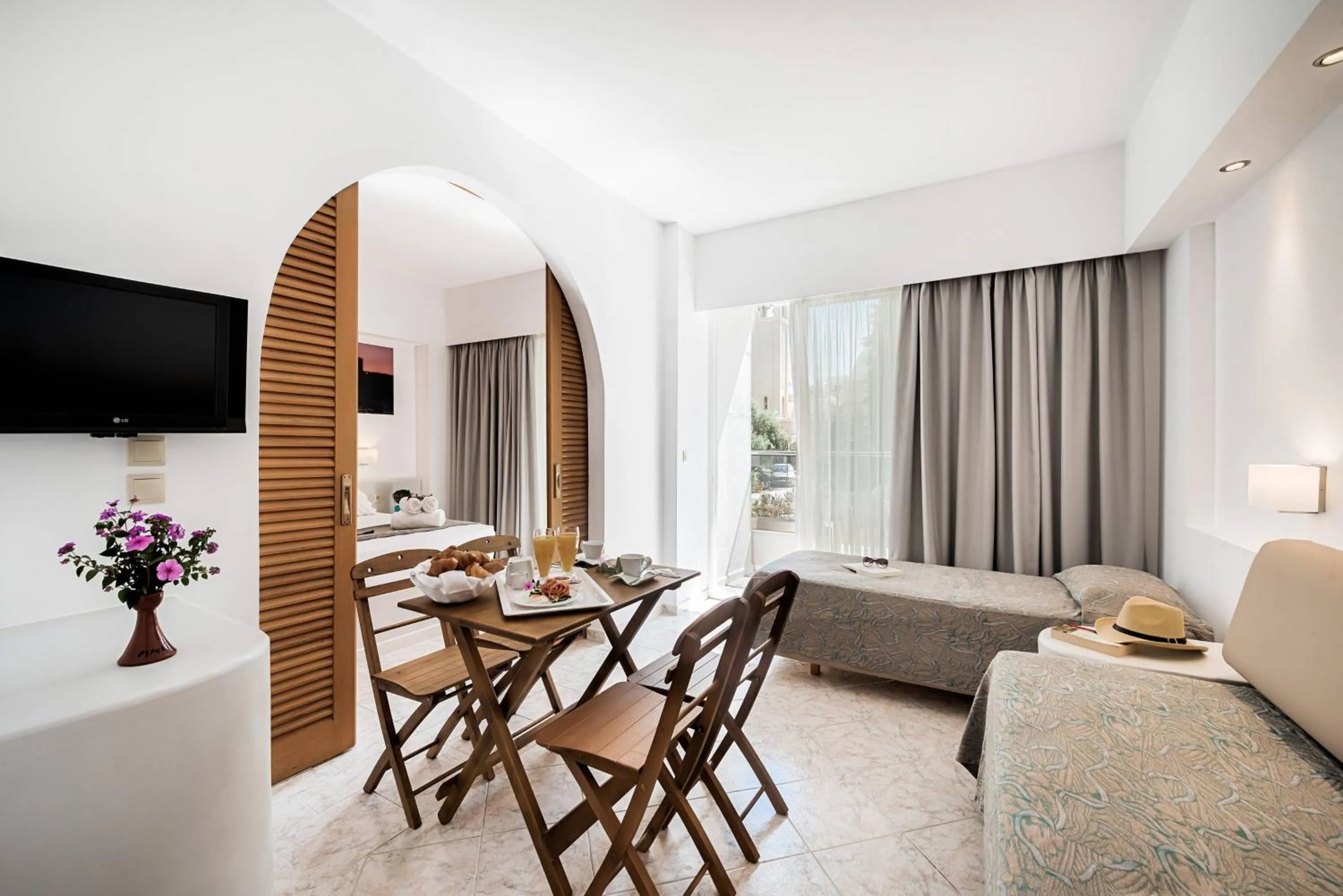 Food and drinks in Esperia City Hotel