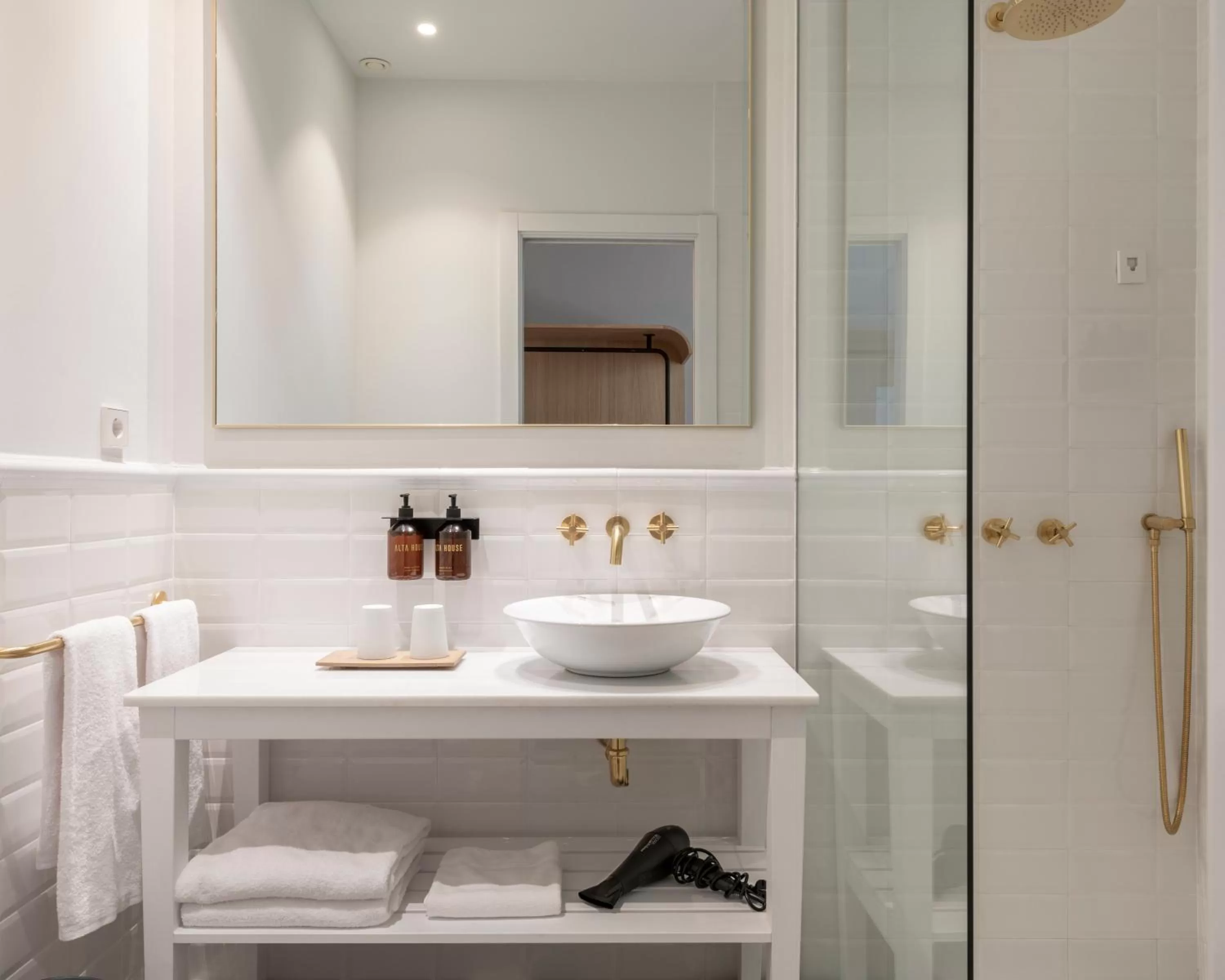 Bathroom in Alta House Begur