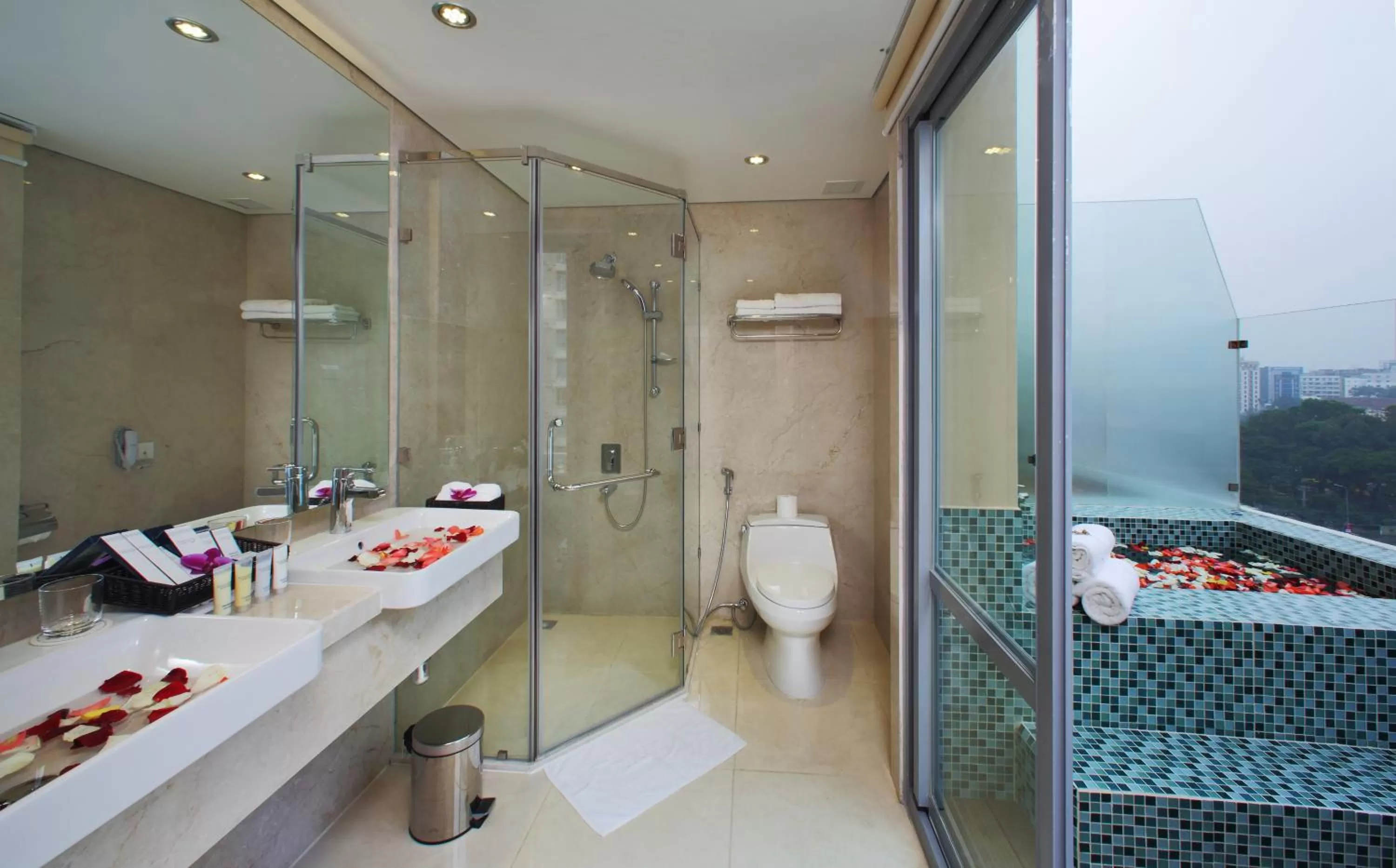 Hot Tub in Paradise Saigon Boutique Hotel & Spa