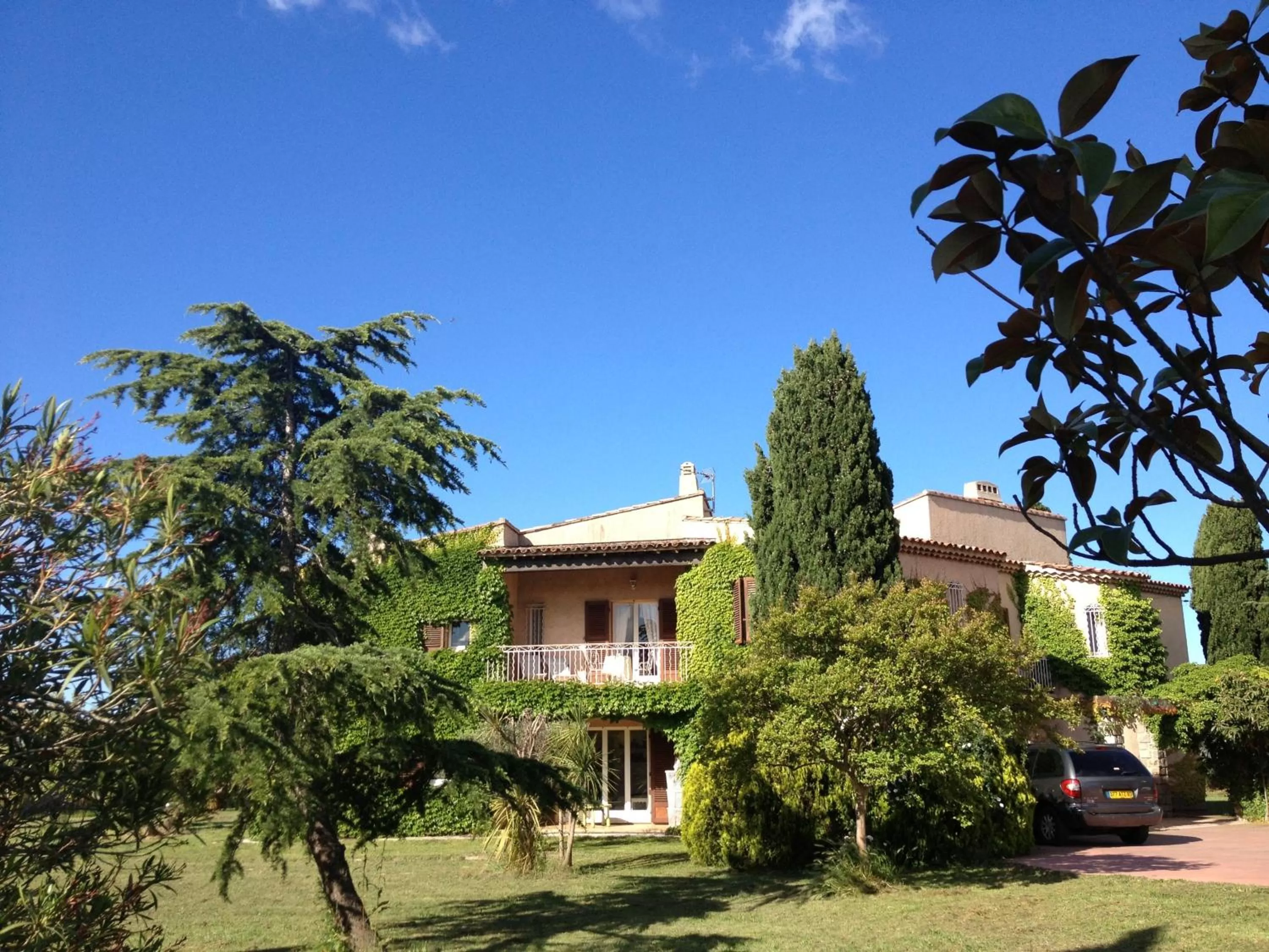 Garden view, Property Building in VILLA MERCEDES B&b