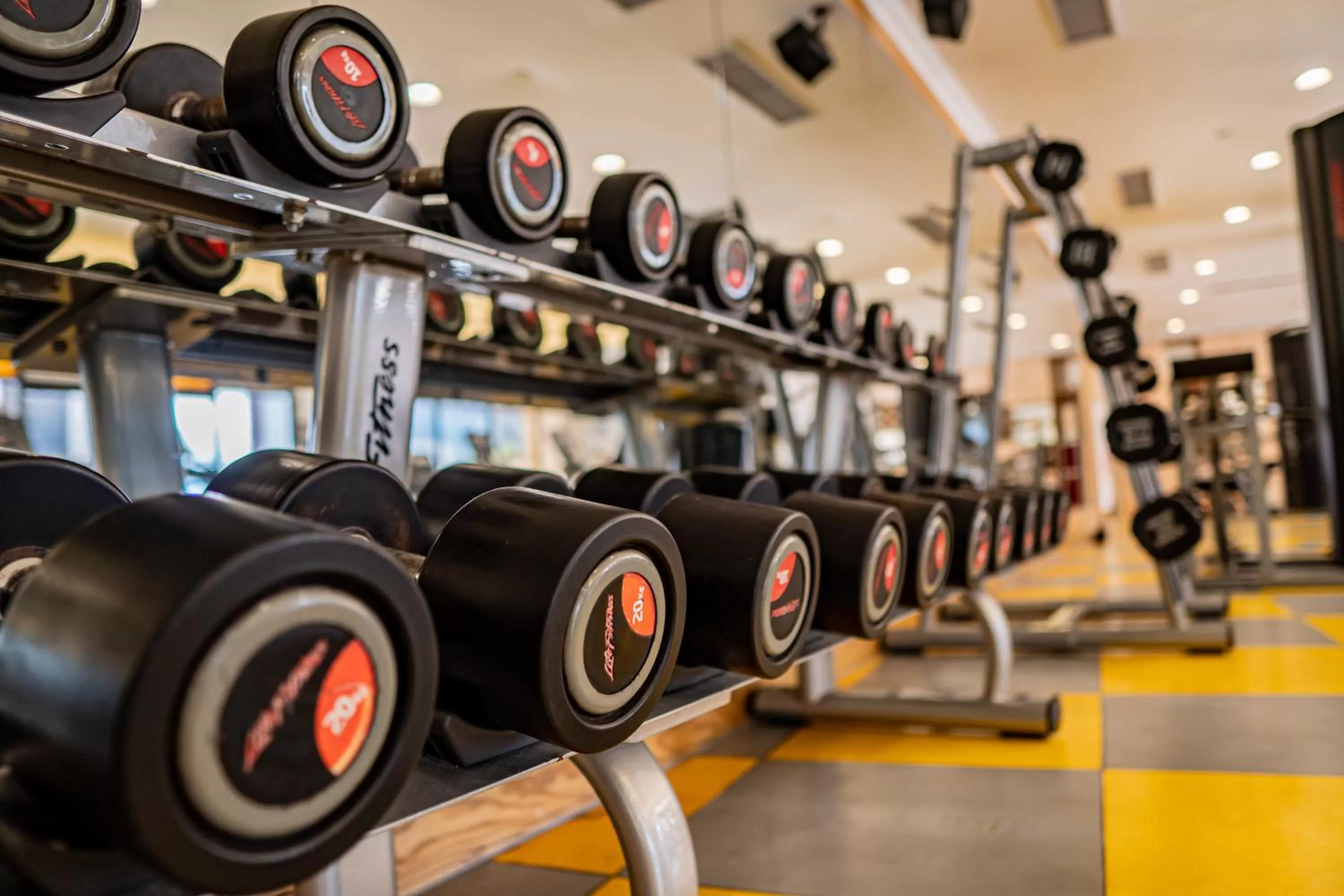 Fitness centre/facilities in Shangri-La Shenzhen - Nearby Luohu Border, Outdoor Swimming Pool