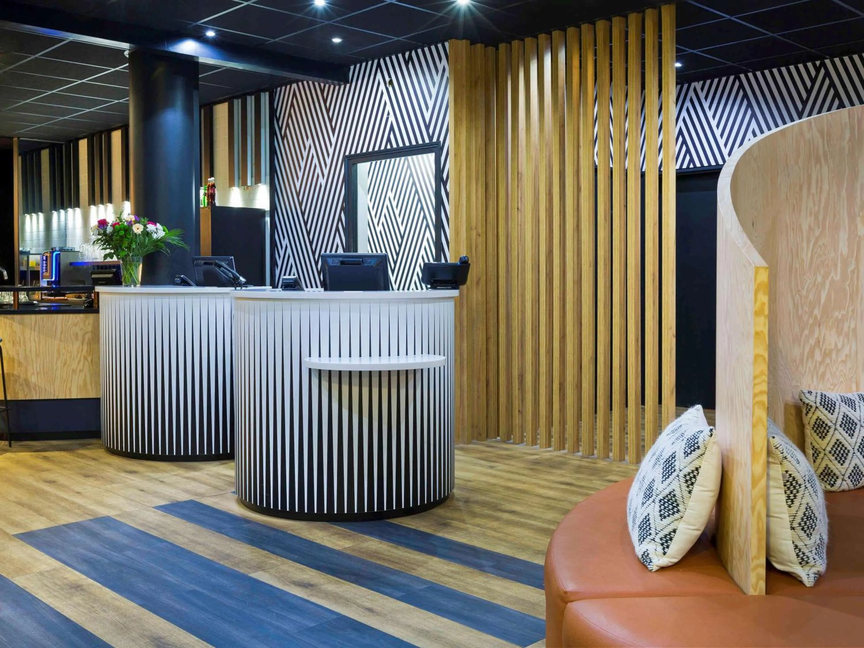 Property building in ibis Styles Massy Opéra