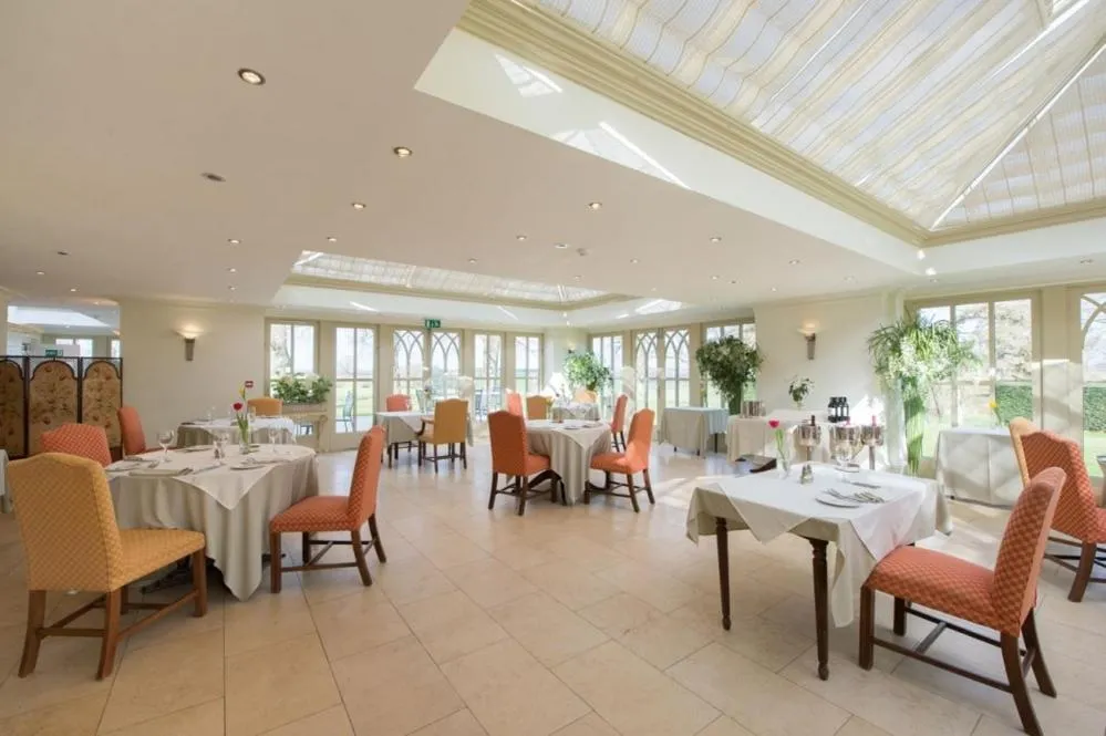 Restaurant/places to eat in The Old Vicarage