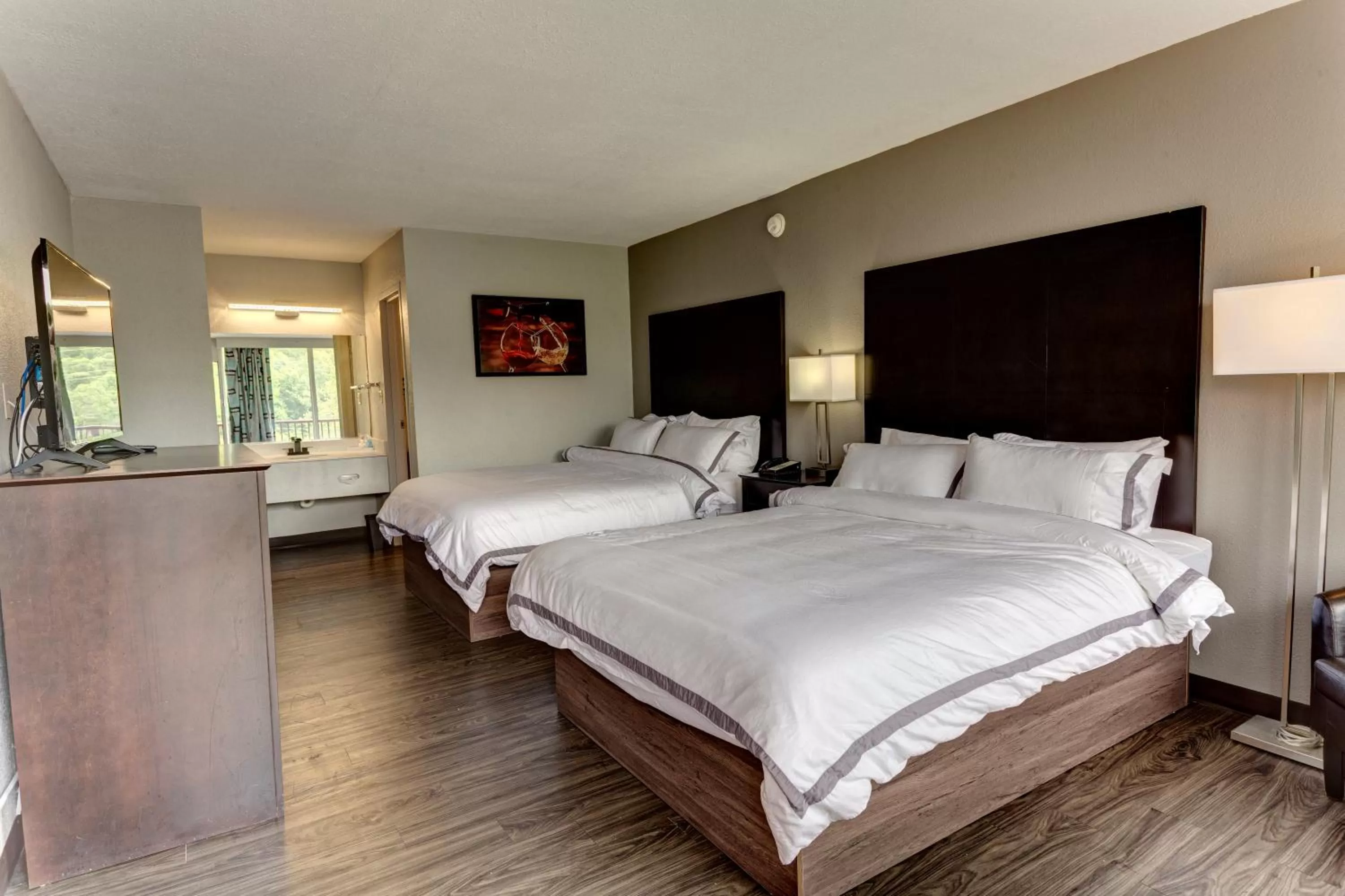 Other, Bed in The Resort at Lake of the Ozarks