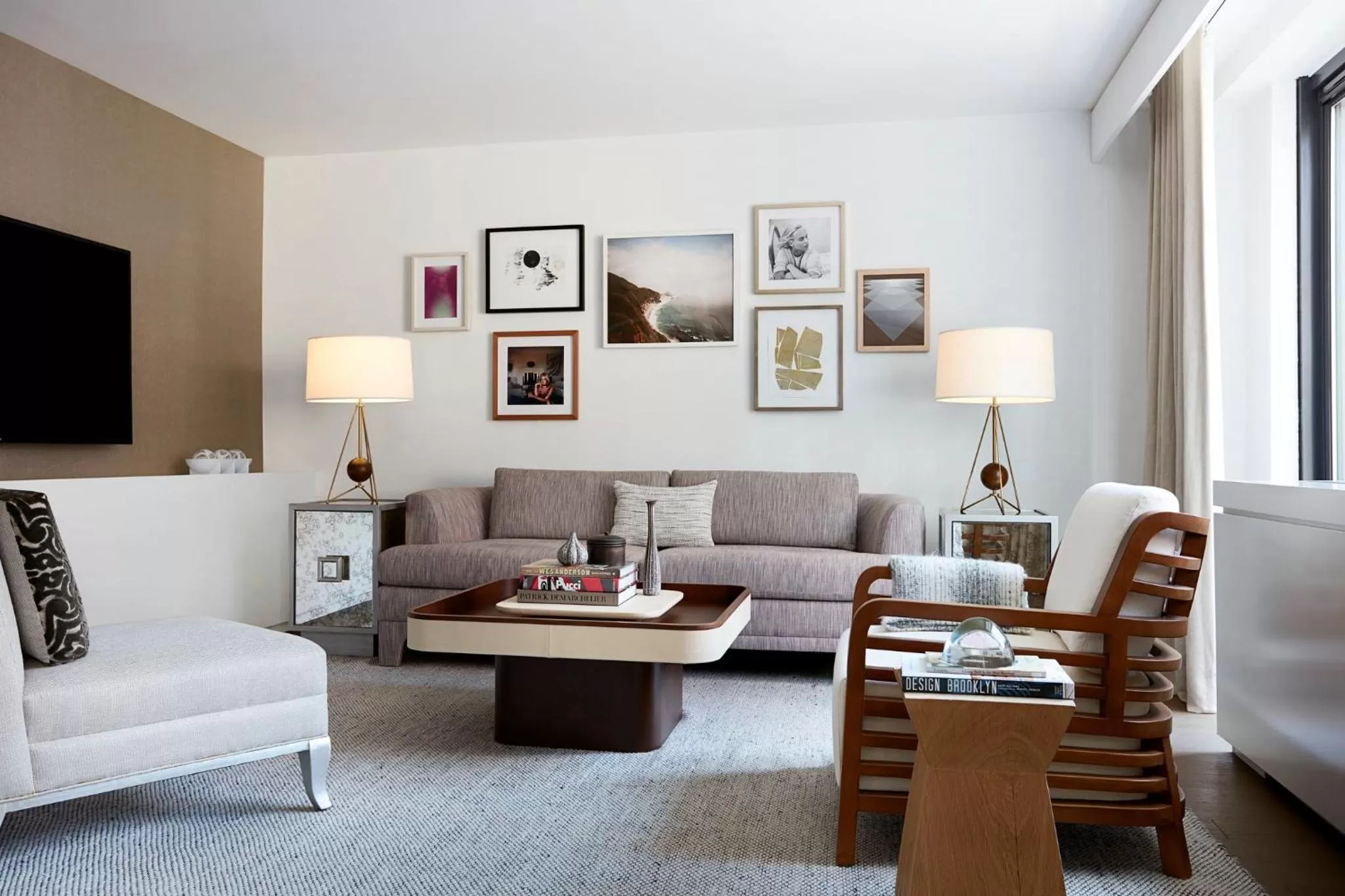 Photo of the whole room in Loews Regency New York Hotel