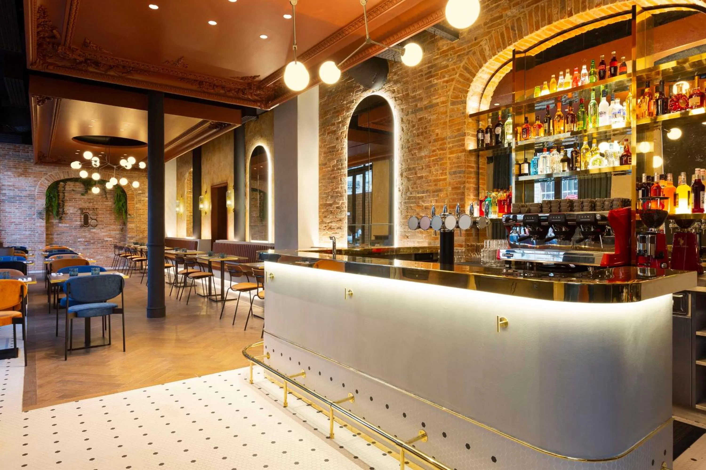 Restaurant/places to eat in Hilton Paris Opera