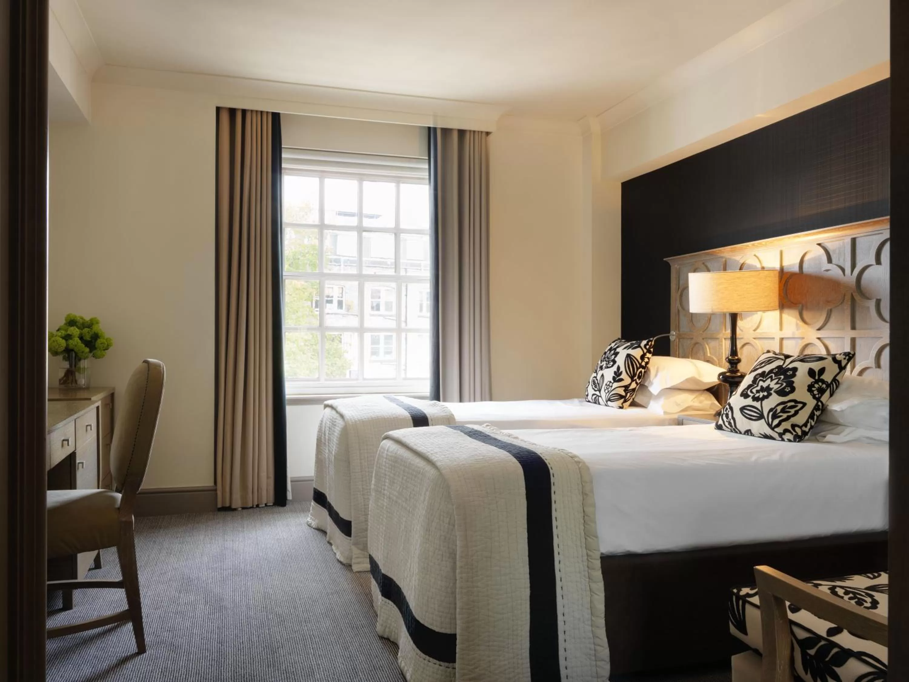 Bathroom, Bed in The Bloomsbury Hotel