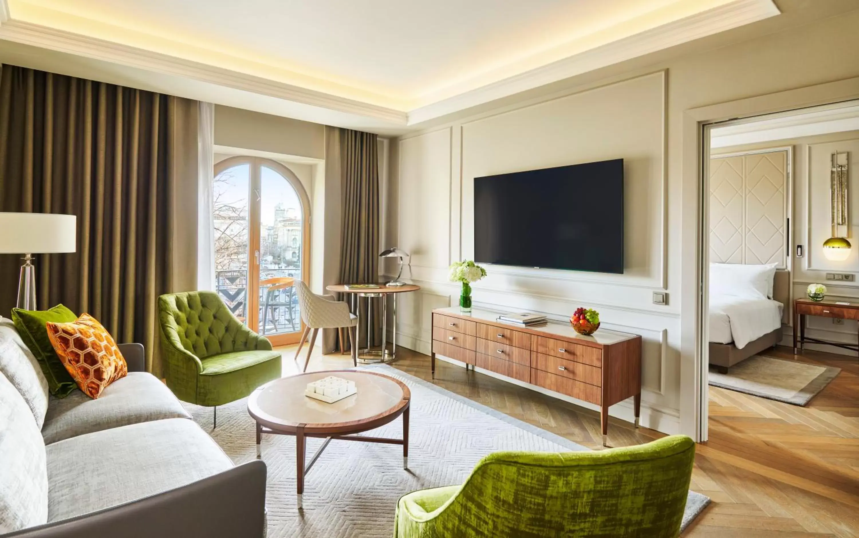 One-Bedroom King Suite with City View in InterContinental Athenee Palace Bucharest by IHG One-Bedroom King Suite with City View in InterContinental Athenee Palace Bucharest by IHG