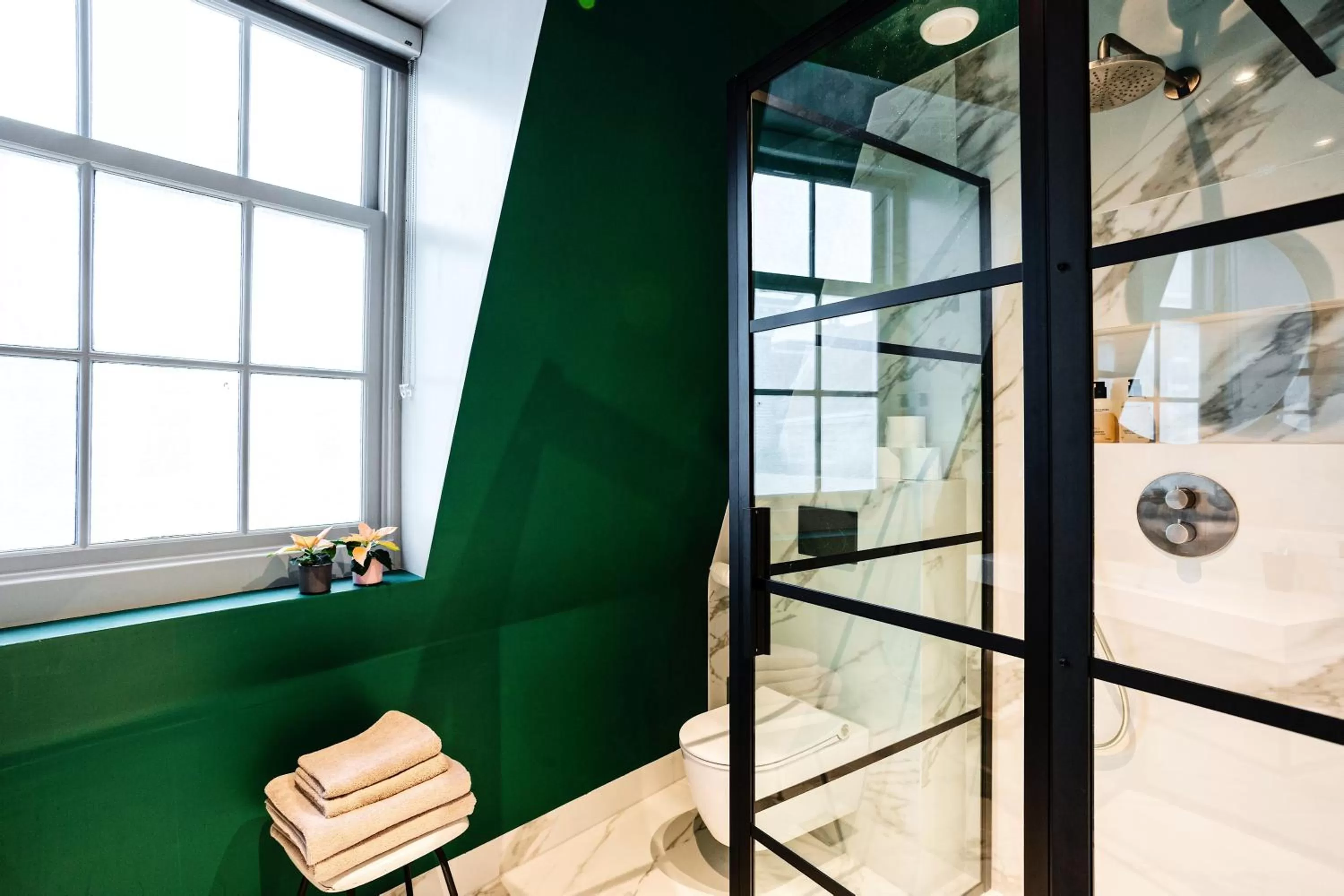 Bathroom in Daen’s Greenhouse