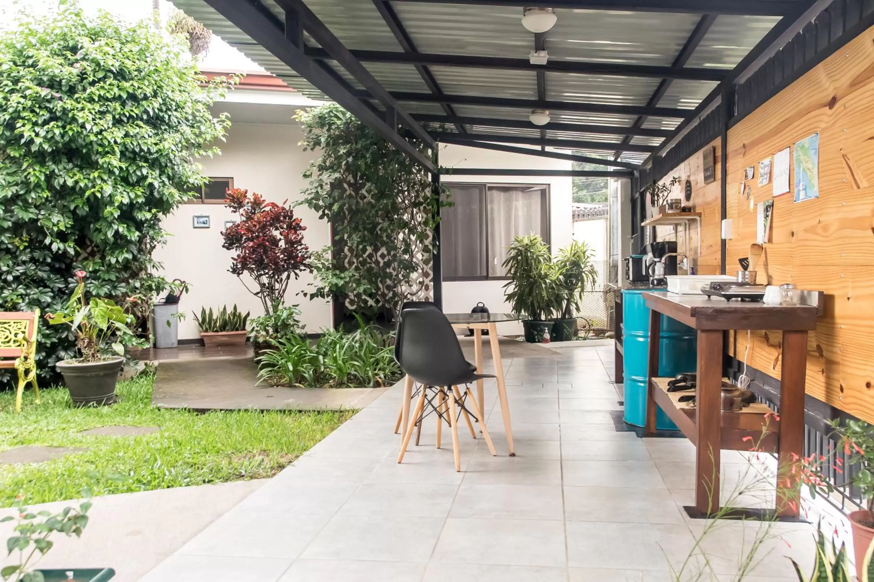 TV and multimedia in Terida Airport B&B