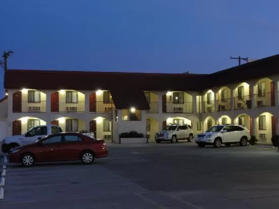 Facade/entrance in Travelodge by Wyndham Holbrook
