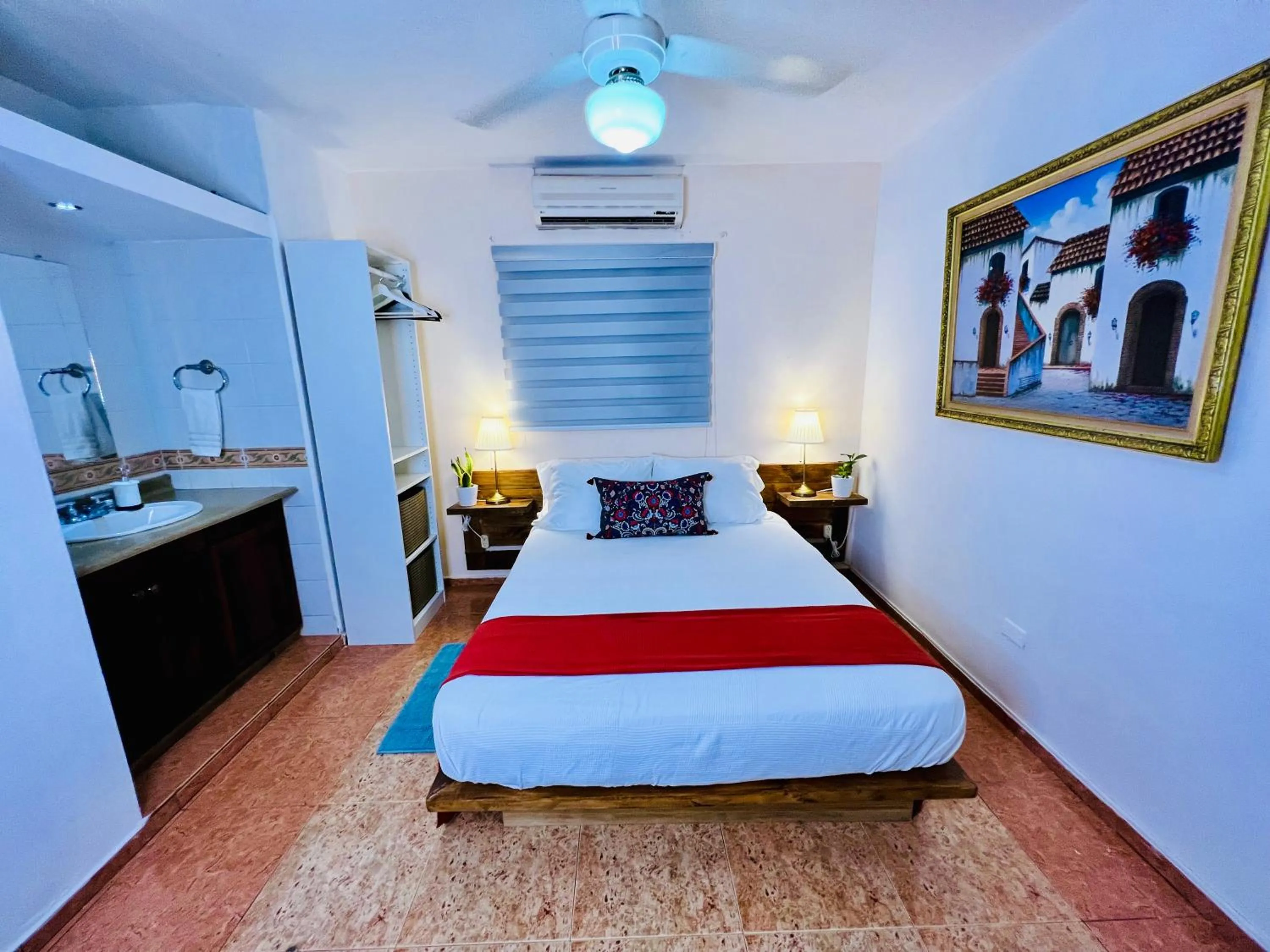 Bed in Suite Colonial by Cristi