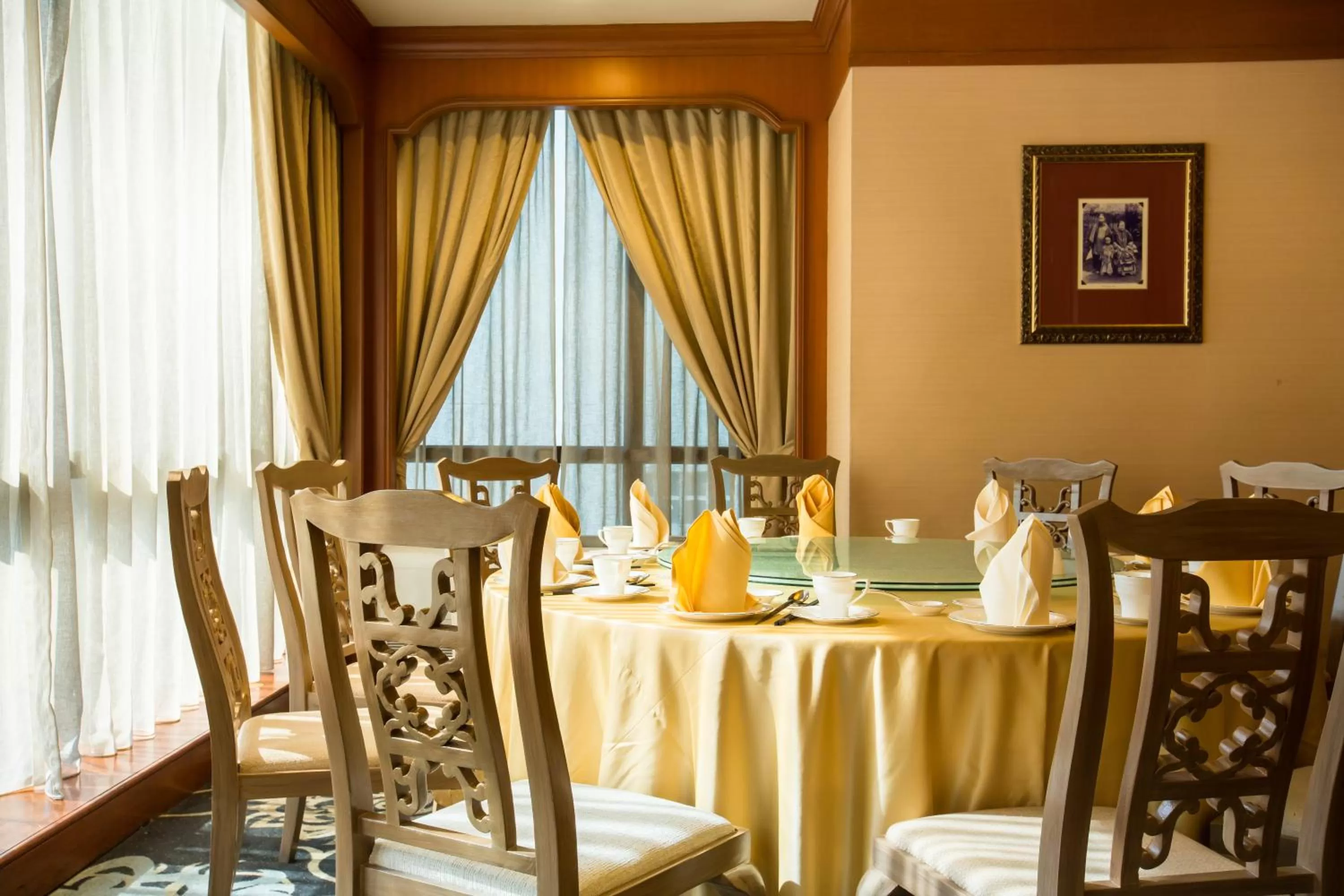 Restaurant/places to eat in Swissotel Bangkok Ratchada