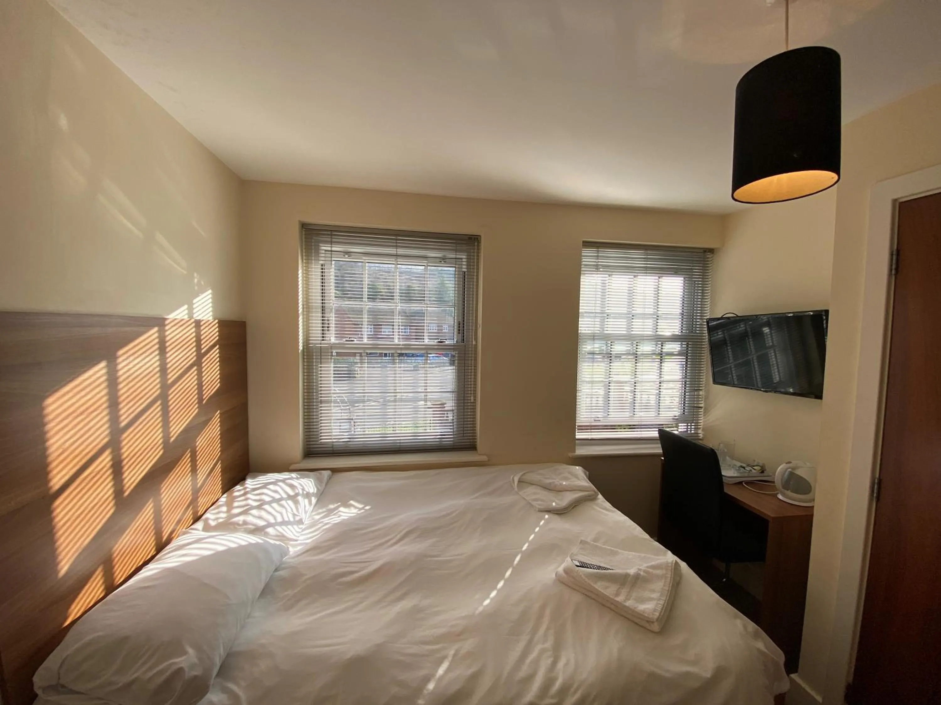 Bed in Wendover Arms Hotel