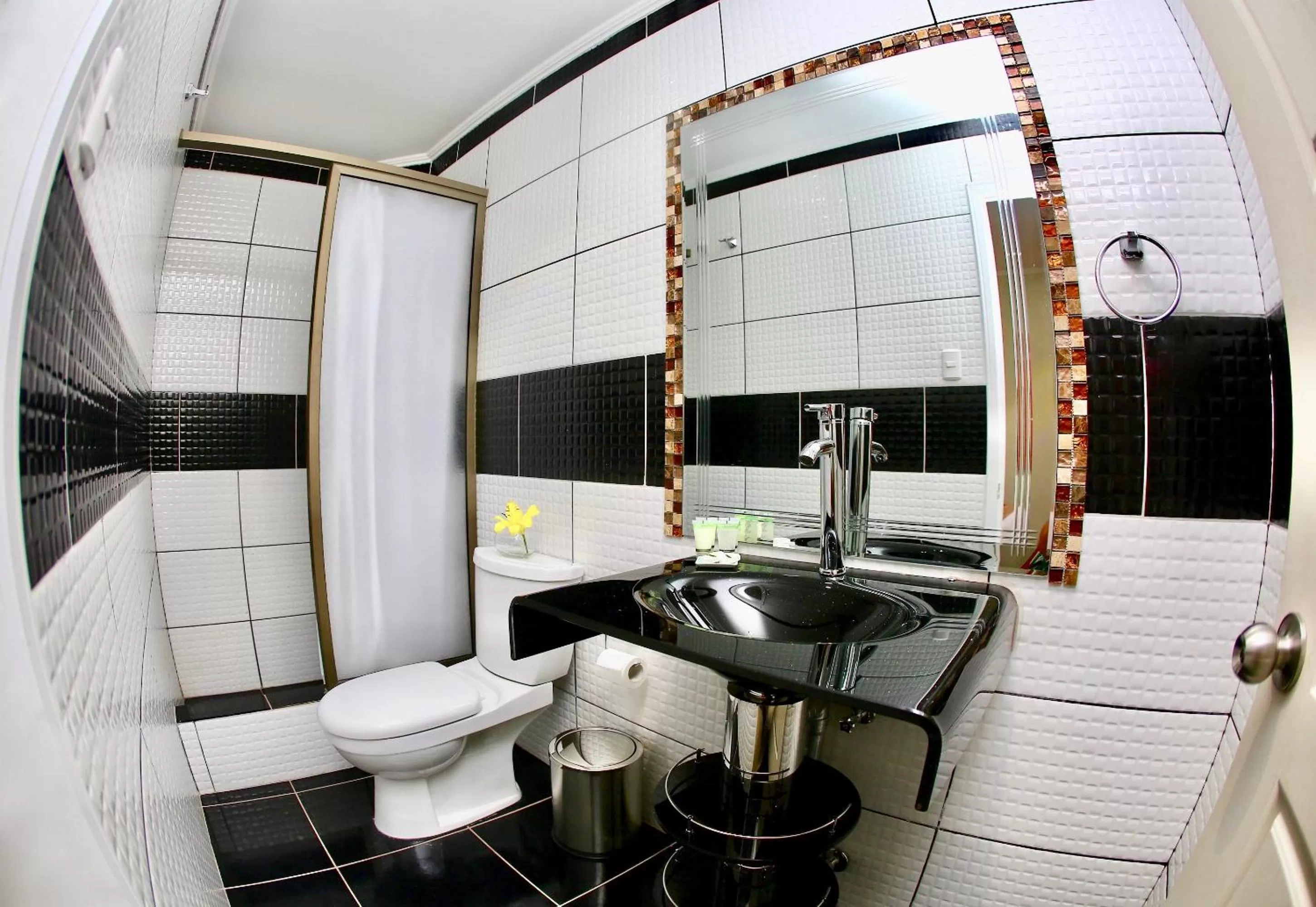 Shower in Yakana Hotel