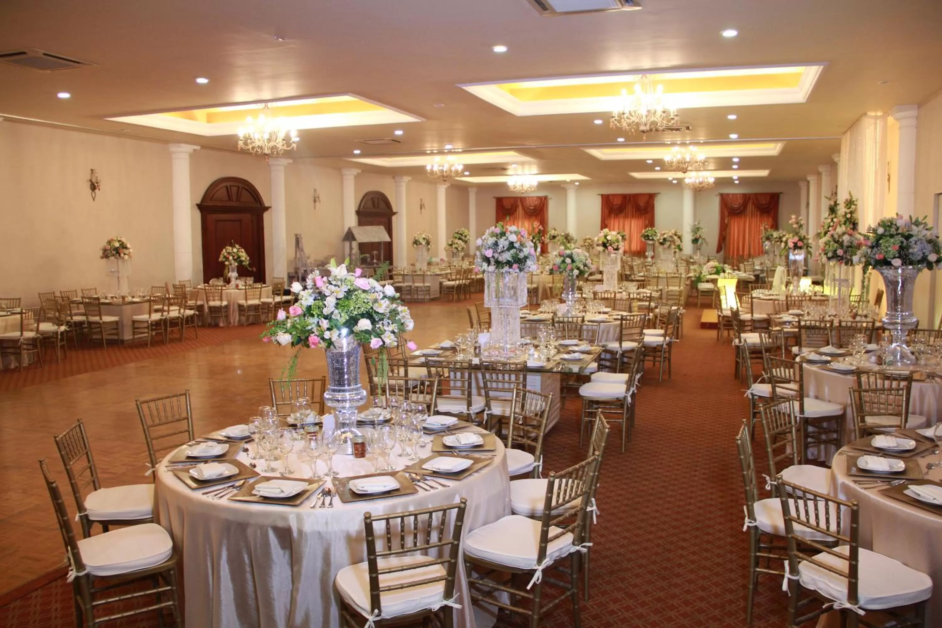 Lounge or bar in Hotel Mediterraneo