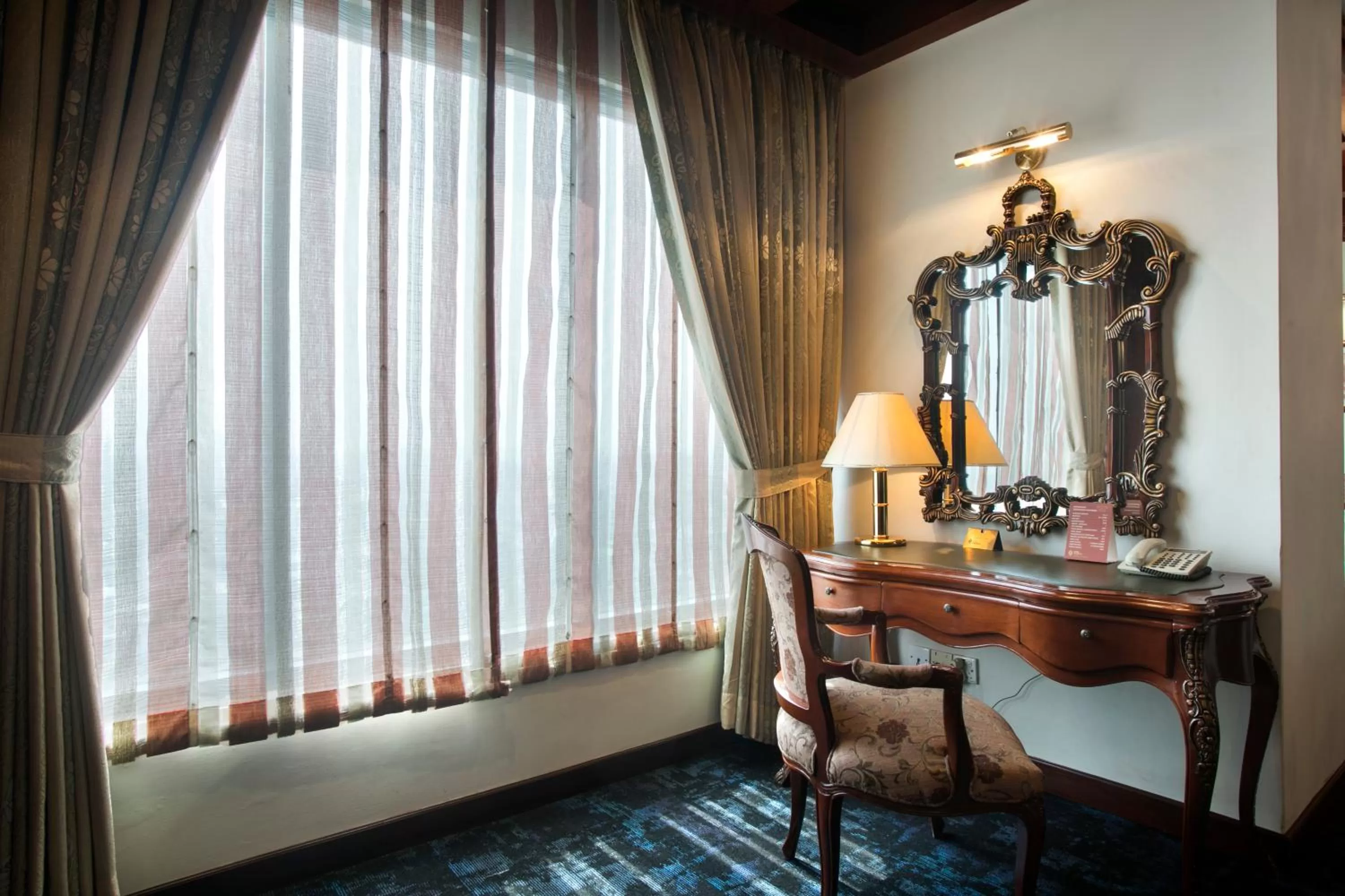 Seating area in Hotel Sarina