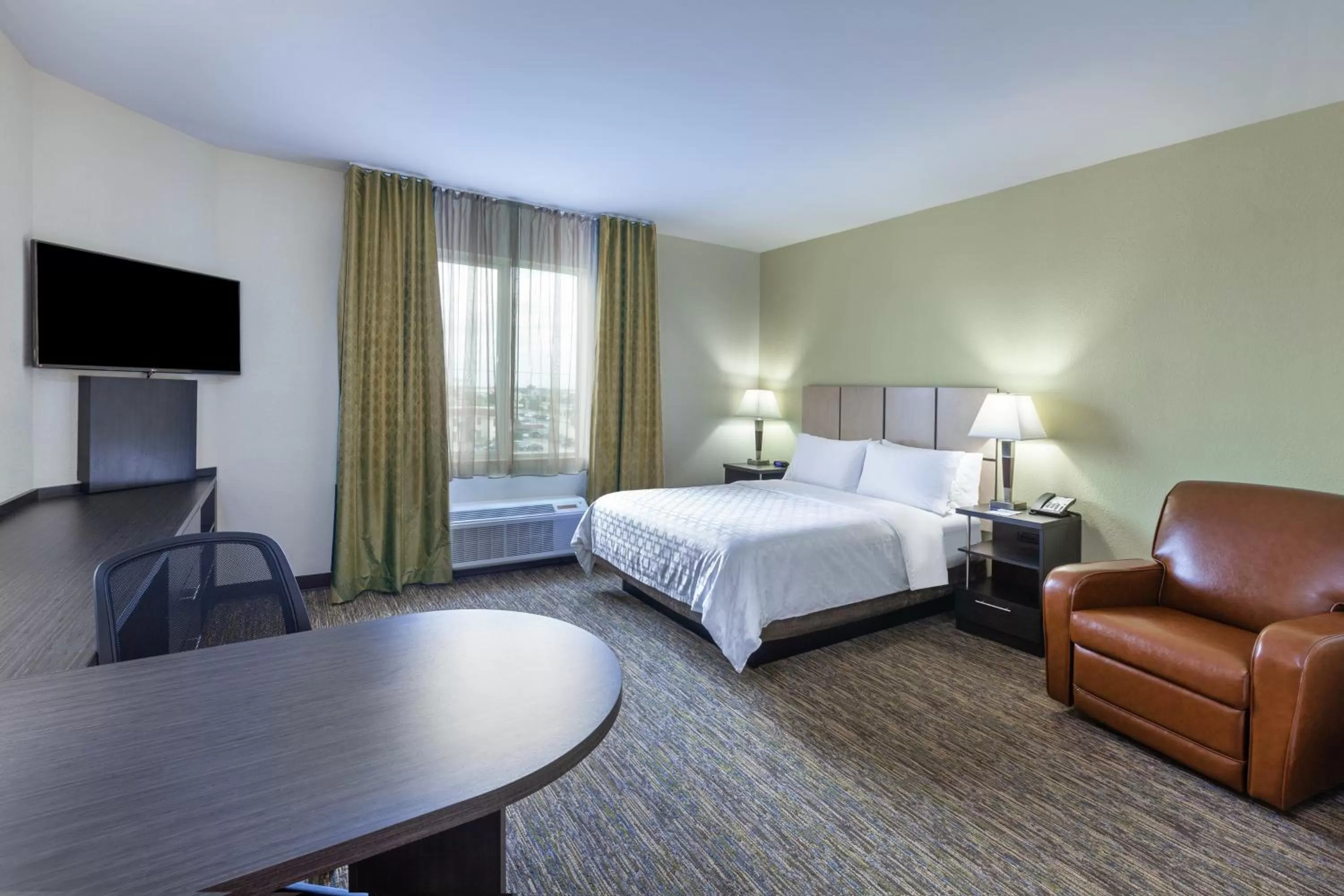 Photo of the whole room, Bed in Candlewood Suites Houston - Spring by IHG
