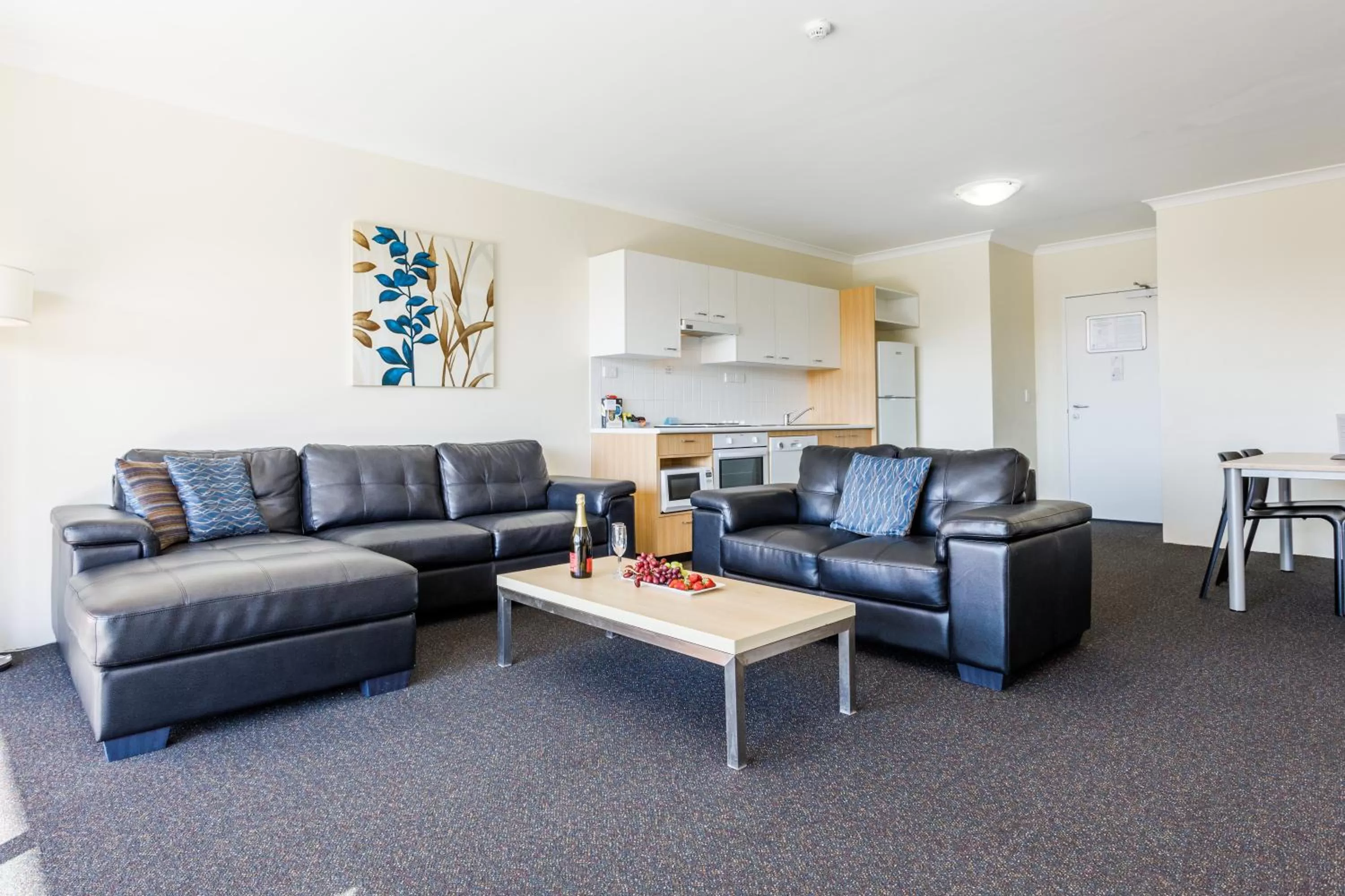 Living room in Perth Ascot Central Apartment Hotel Official