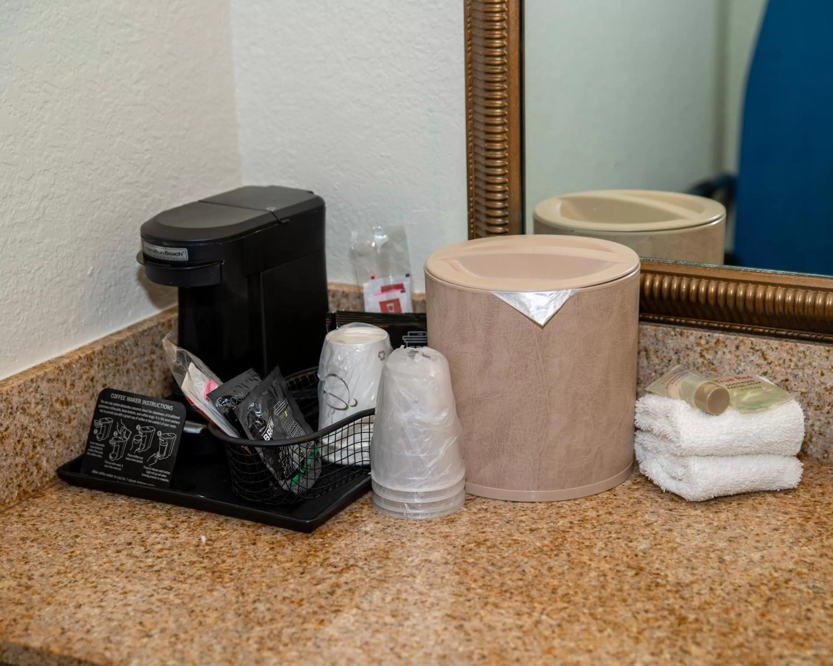 Photo of the whole room in Red Roof Inn Tallahassee East