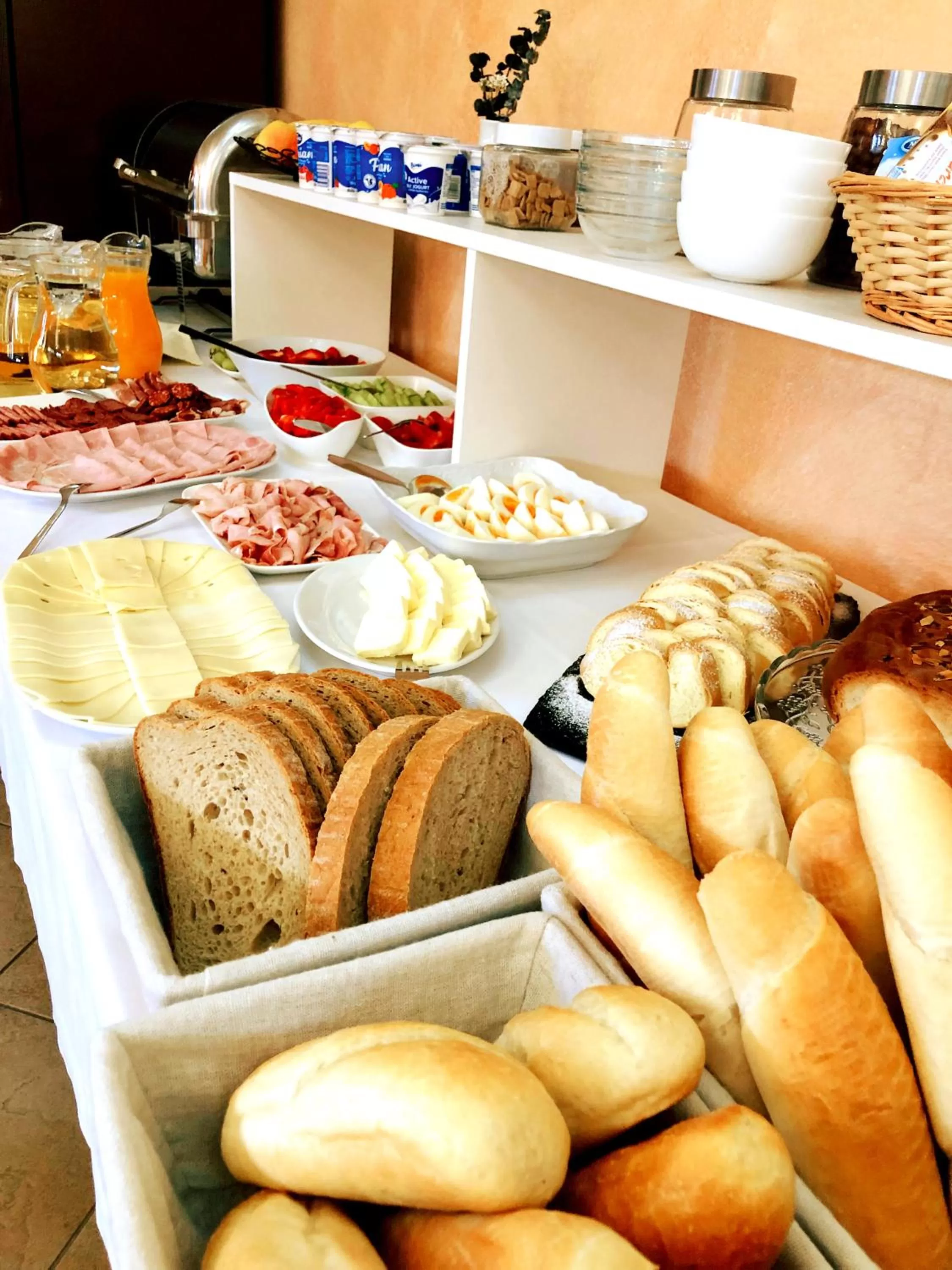 Food and drinks in Hotel Karolina