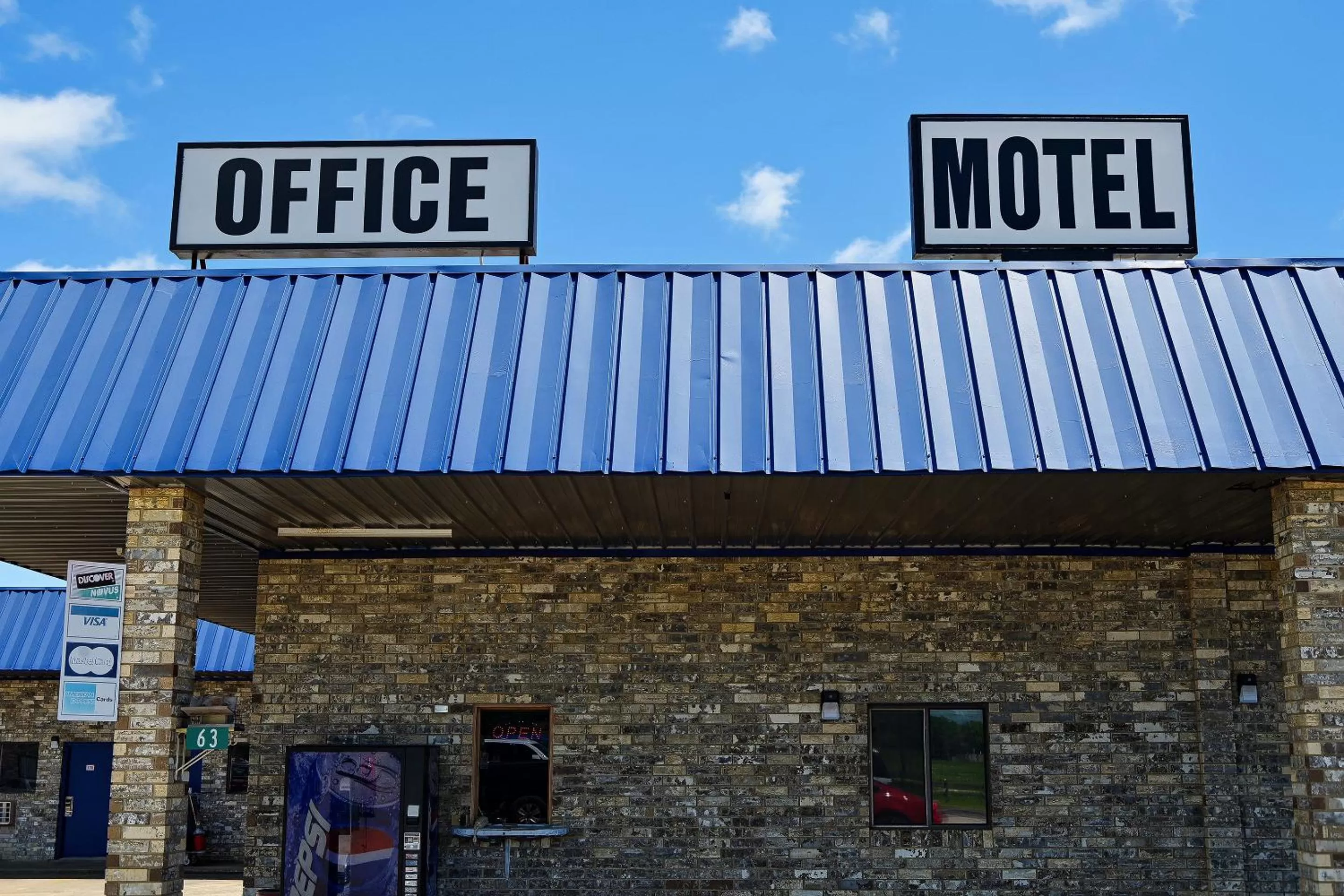 Facade/entrance, Property Logo/Sign in OYO Hotel Waldron AR - Hwy 71