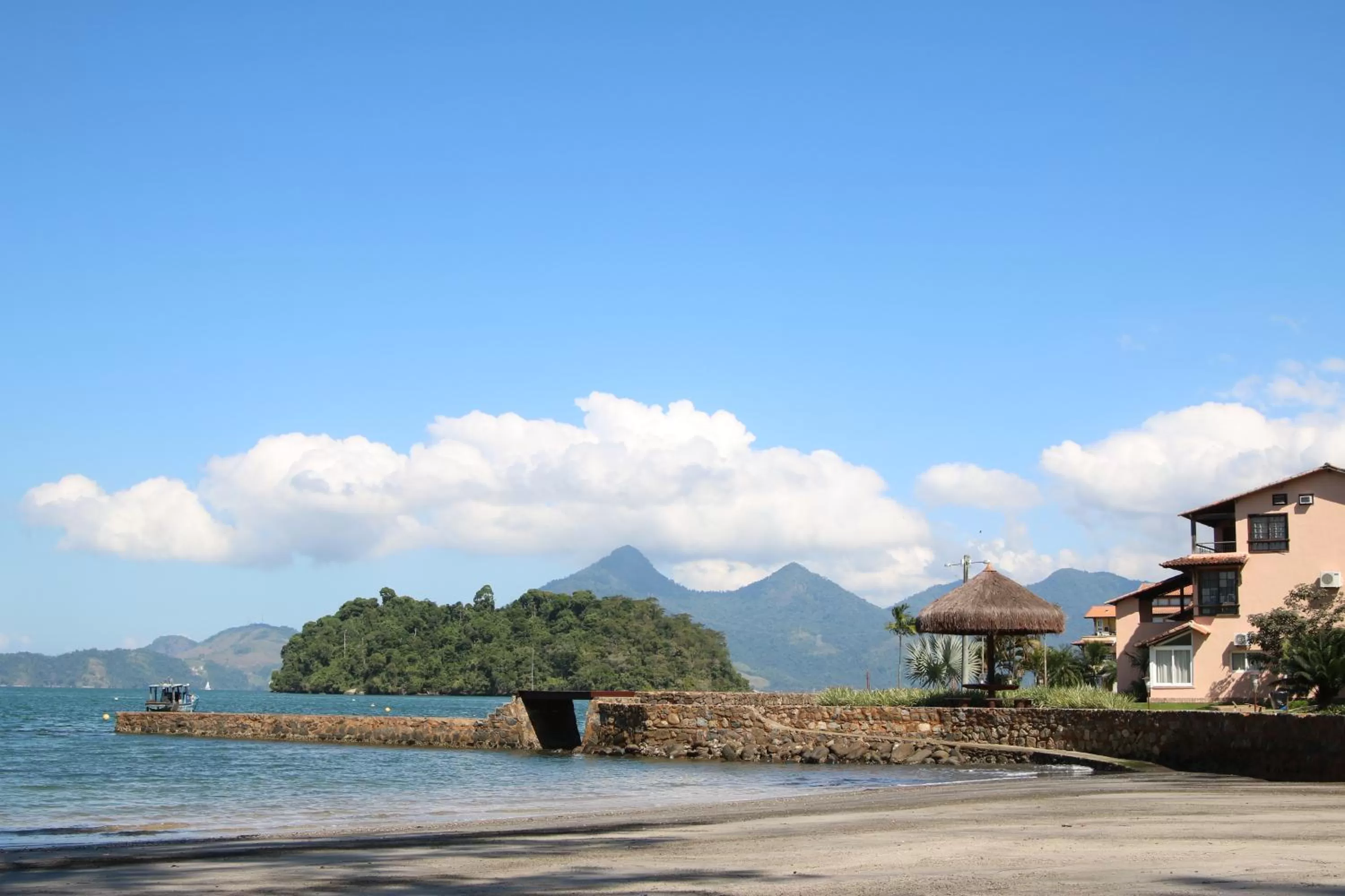 Beach in Samba Angra dos Reis