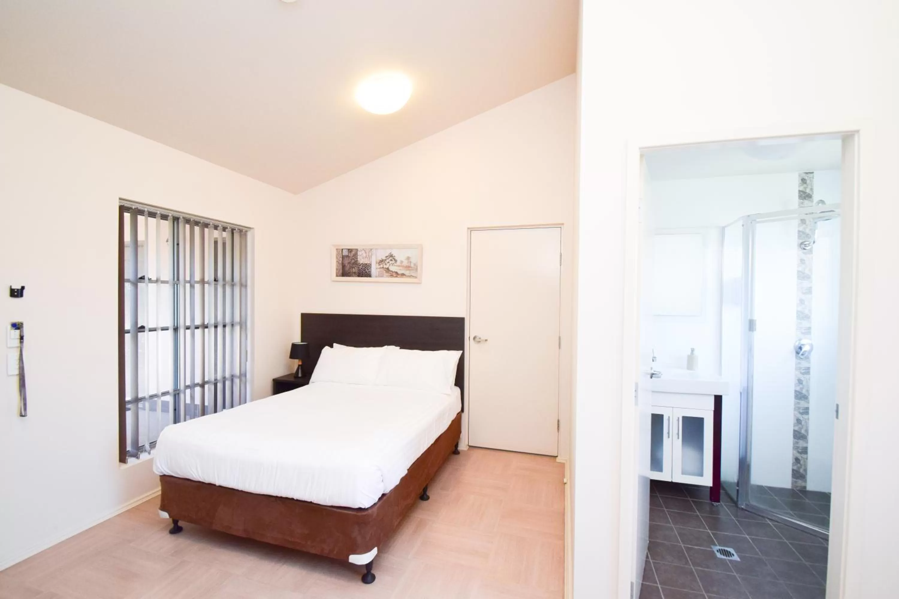 Bed in Station Hotel Motel Kurri