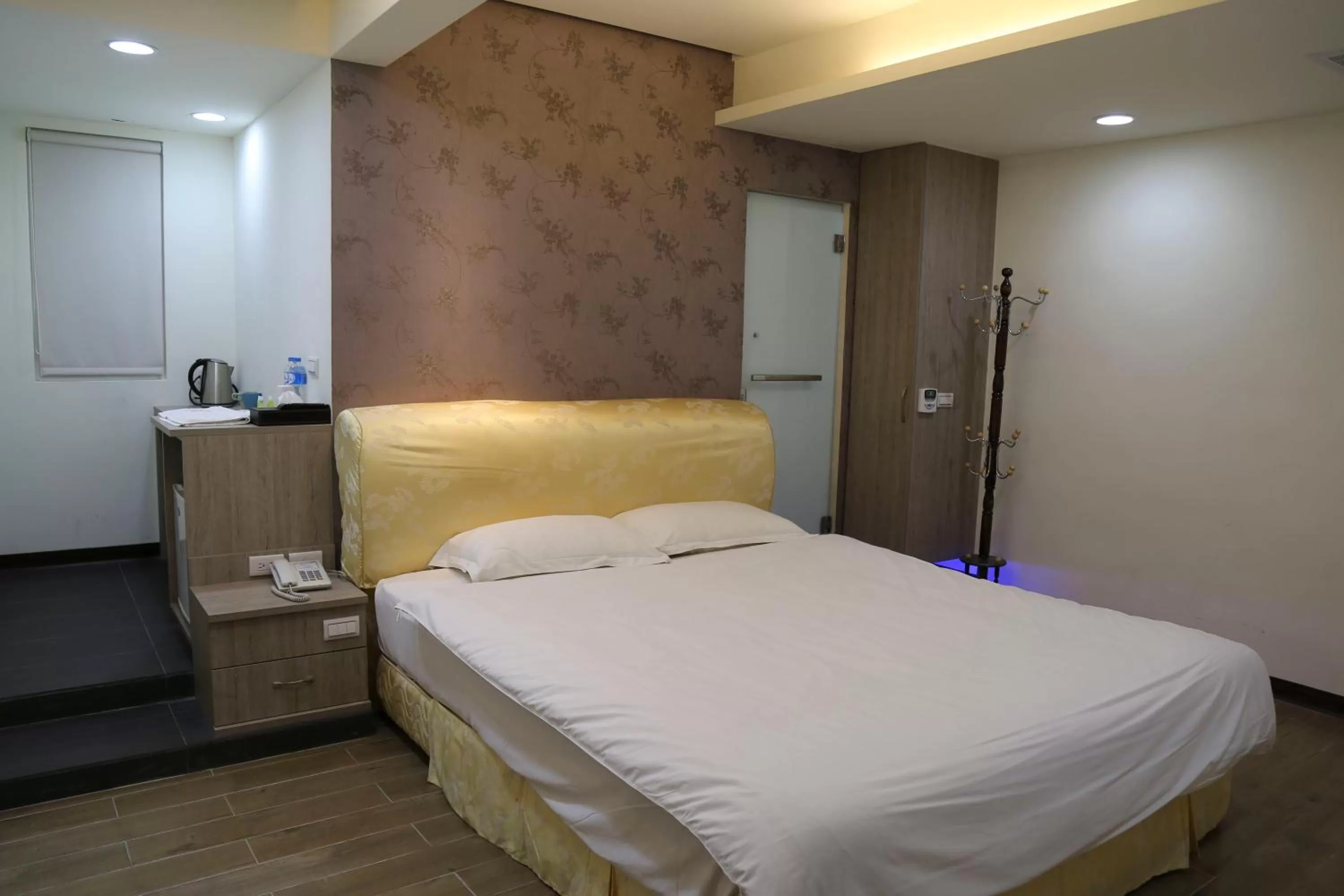 Photo of the whole room, Bed in 德瑞旅店Direct Hotel