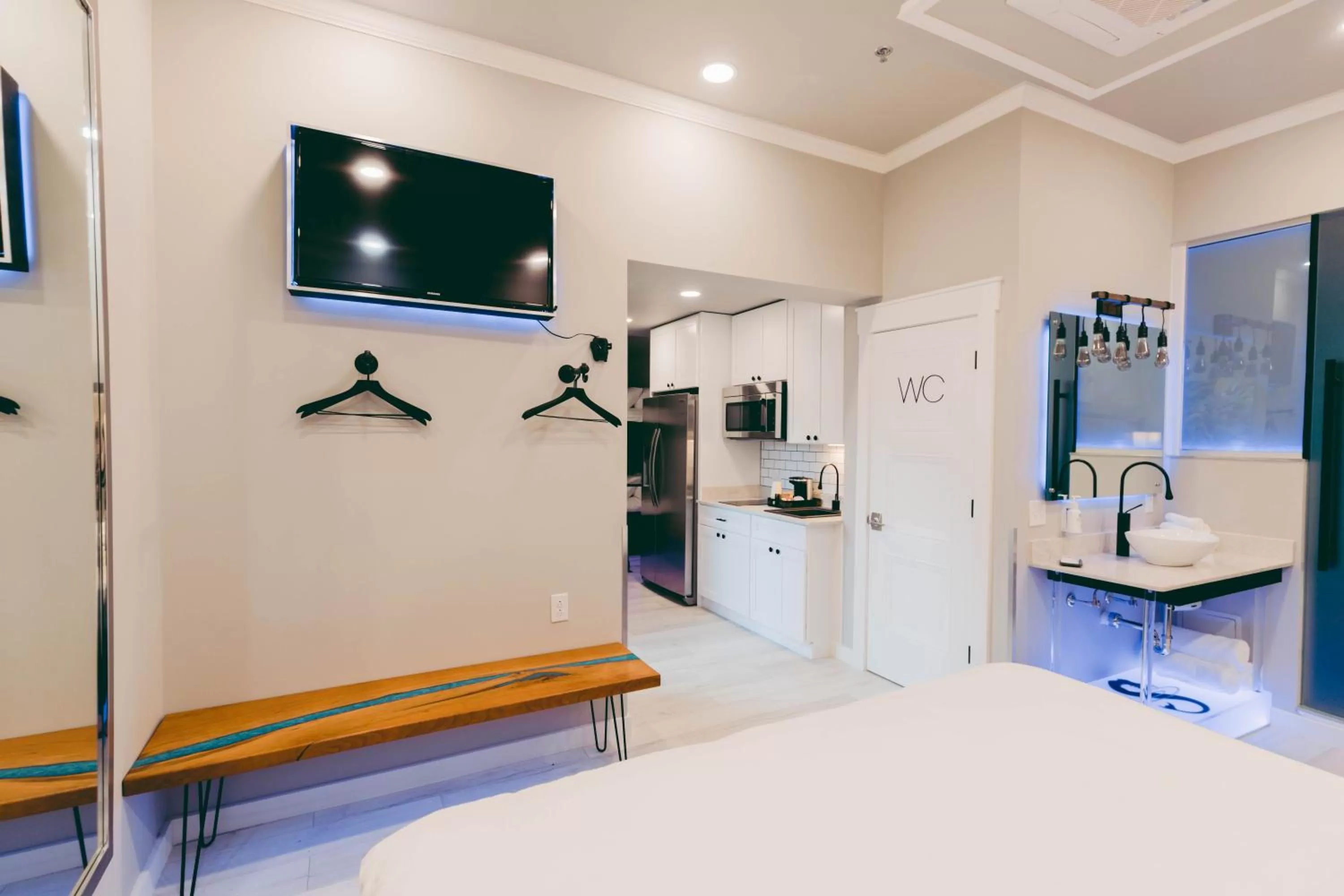 Bed in River Sirens Hotel-Contactless Check in Hotel