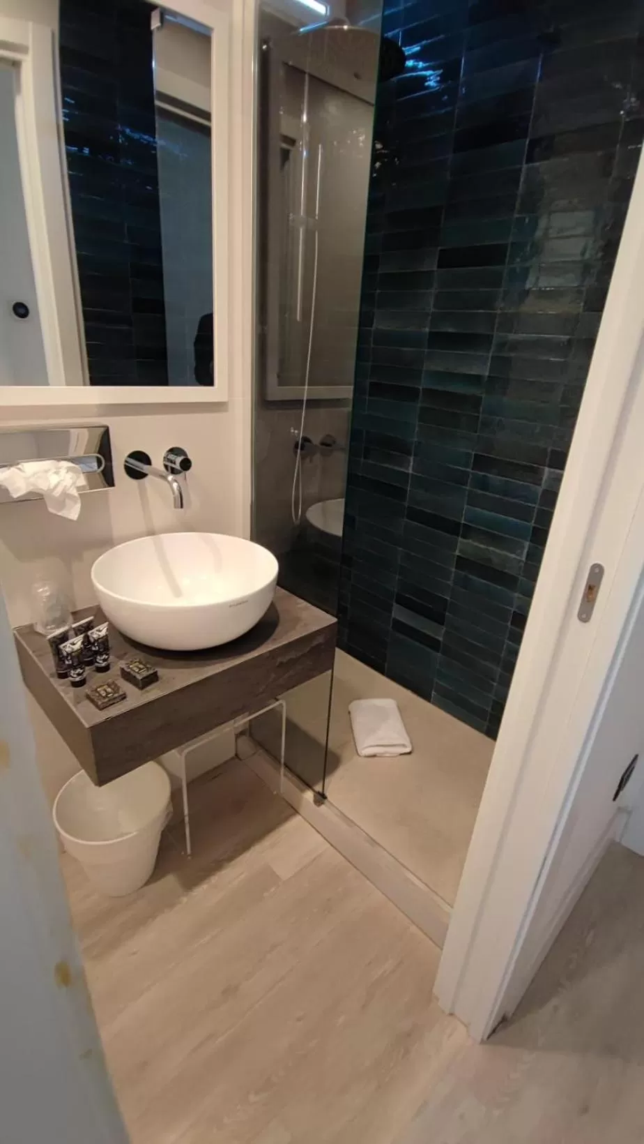 Shower in Splendid Hotel Taormina