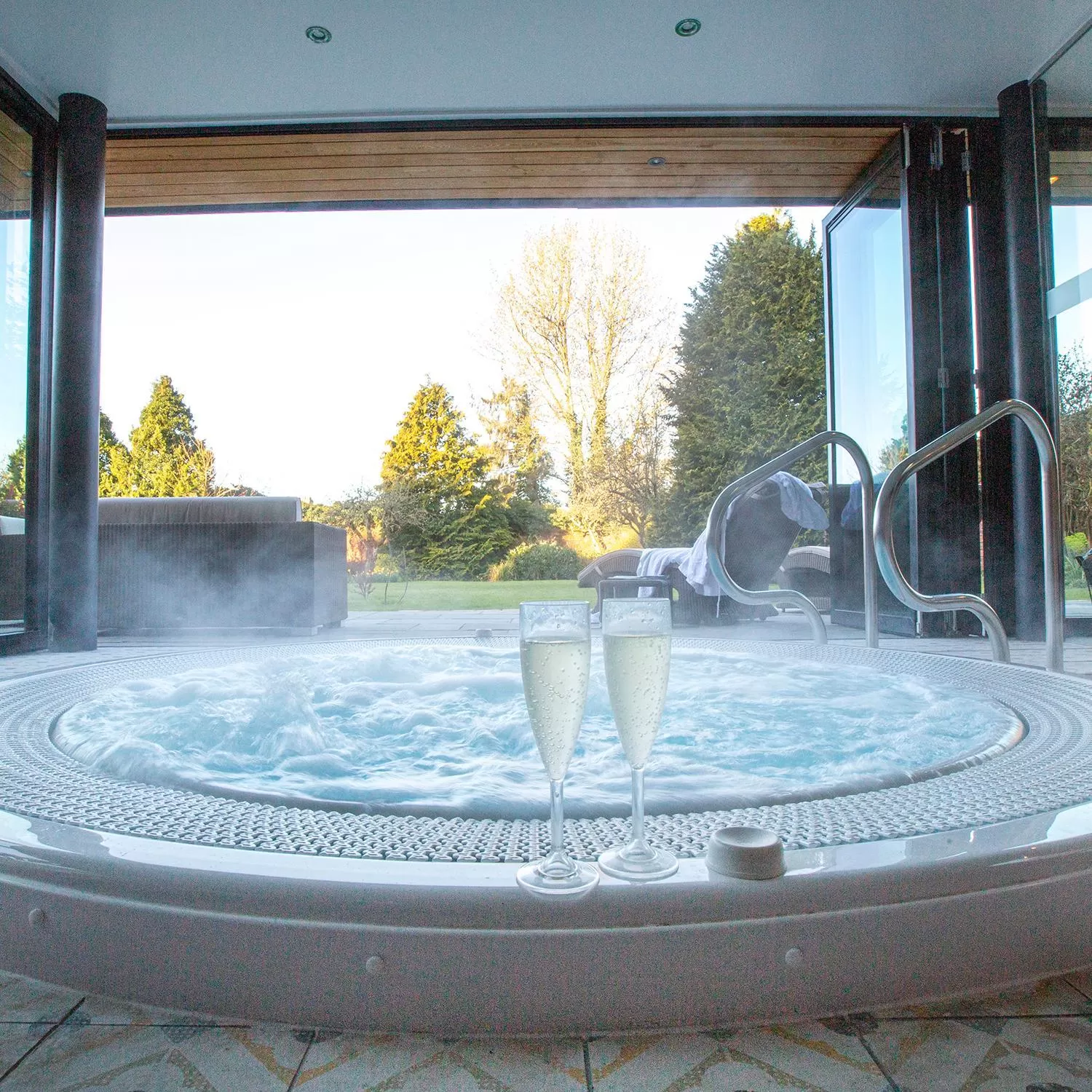 Hot Tub in Stratton House Hotel & Spa