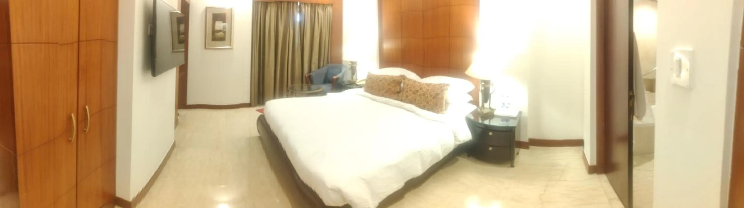 Bedroom, Bed in The Hans, New Delhi