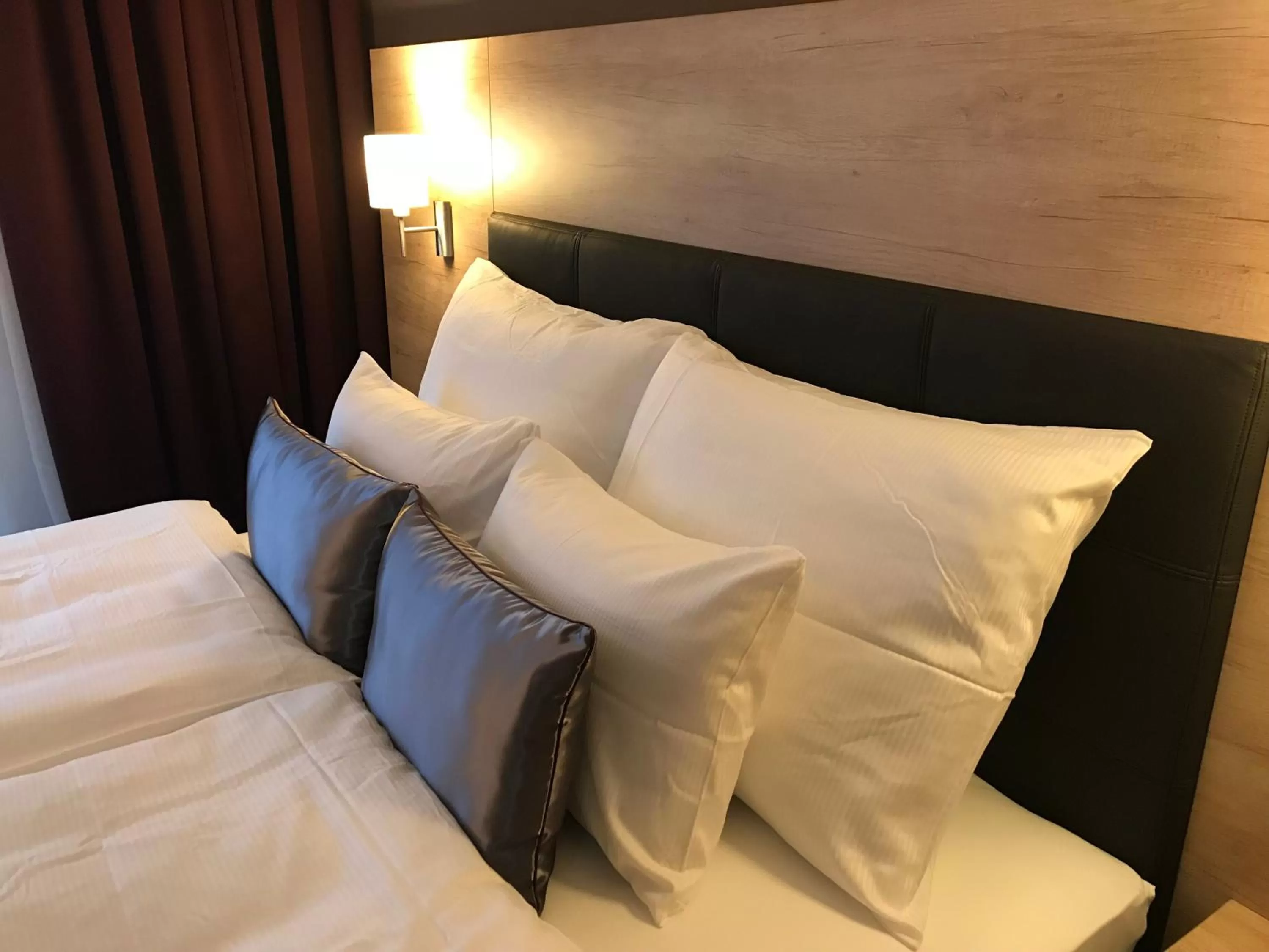 Bed in Villa Aruba & Private SPA Suites