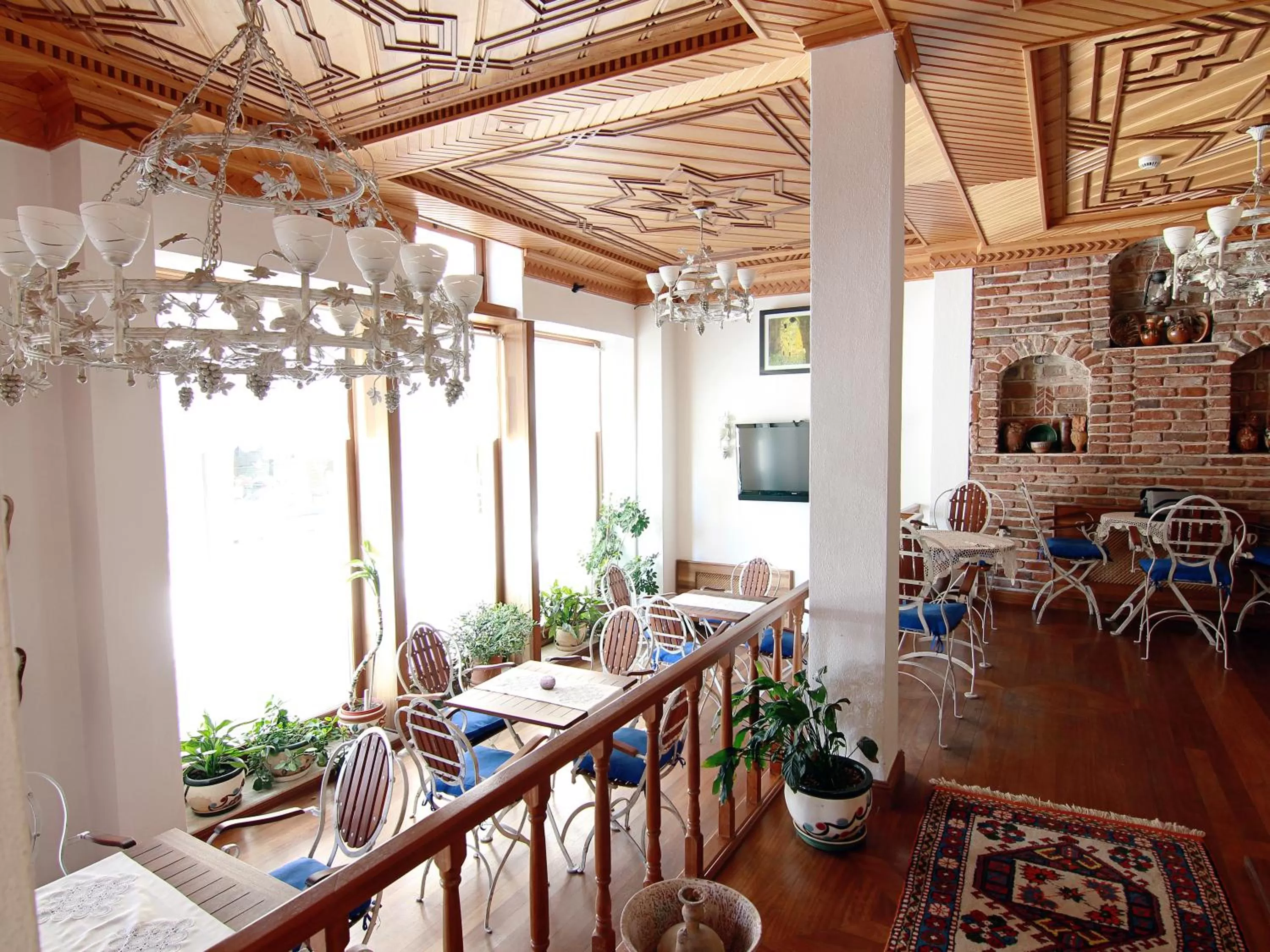 Restaurant/places to eat in Hotel Des Etrangers - Special Category