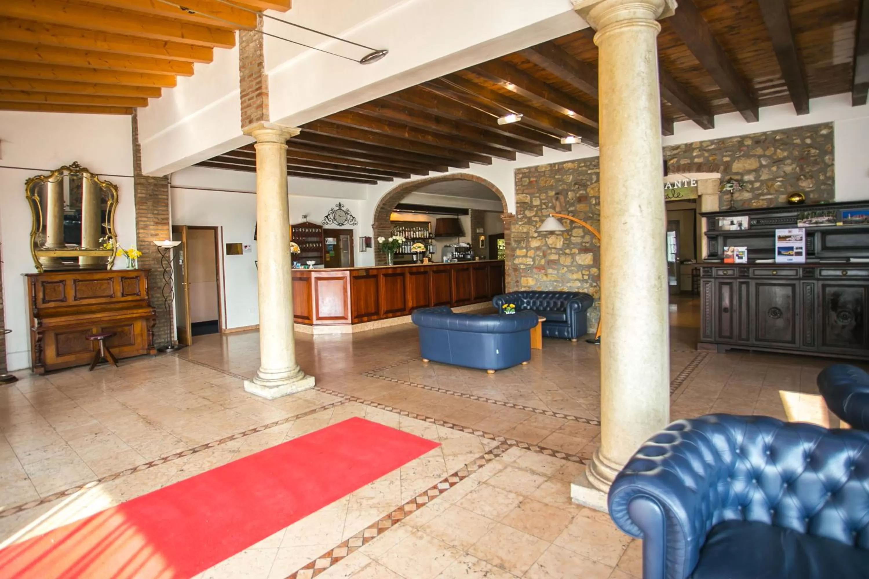 Lobby or reception in Primotel Brescia