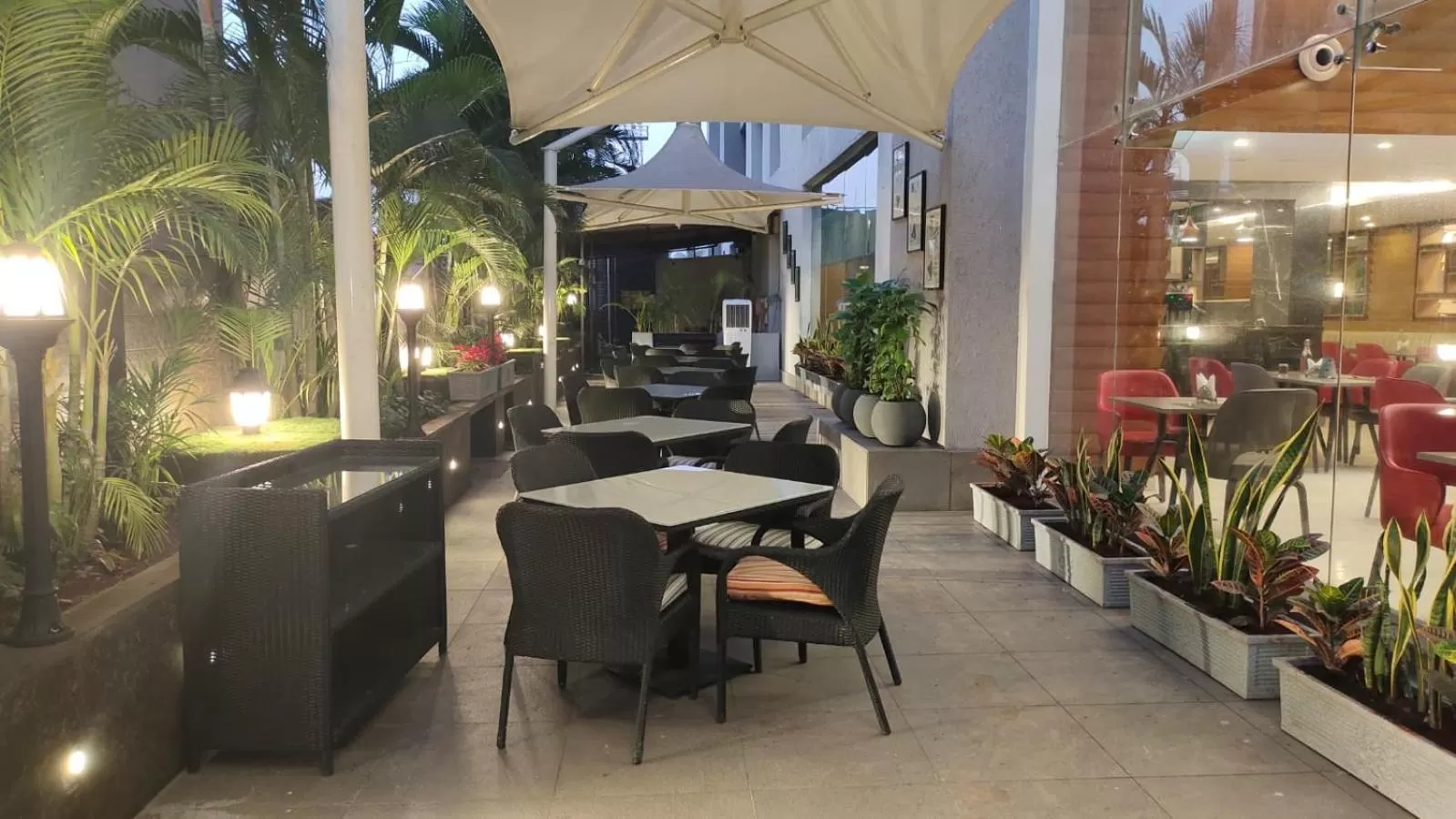 Restaurant/places to eat in Royal Orchid Central Grazia, Navi Mumbai