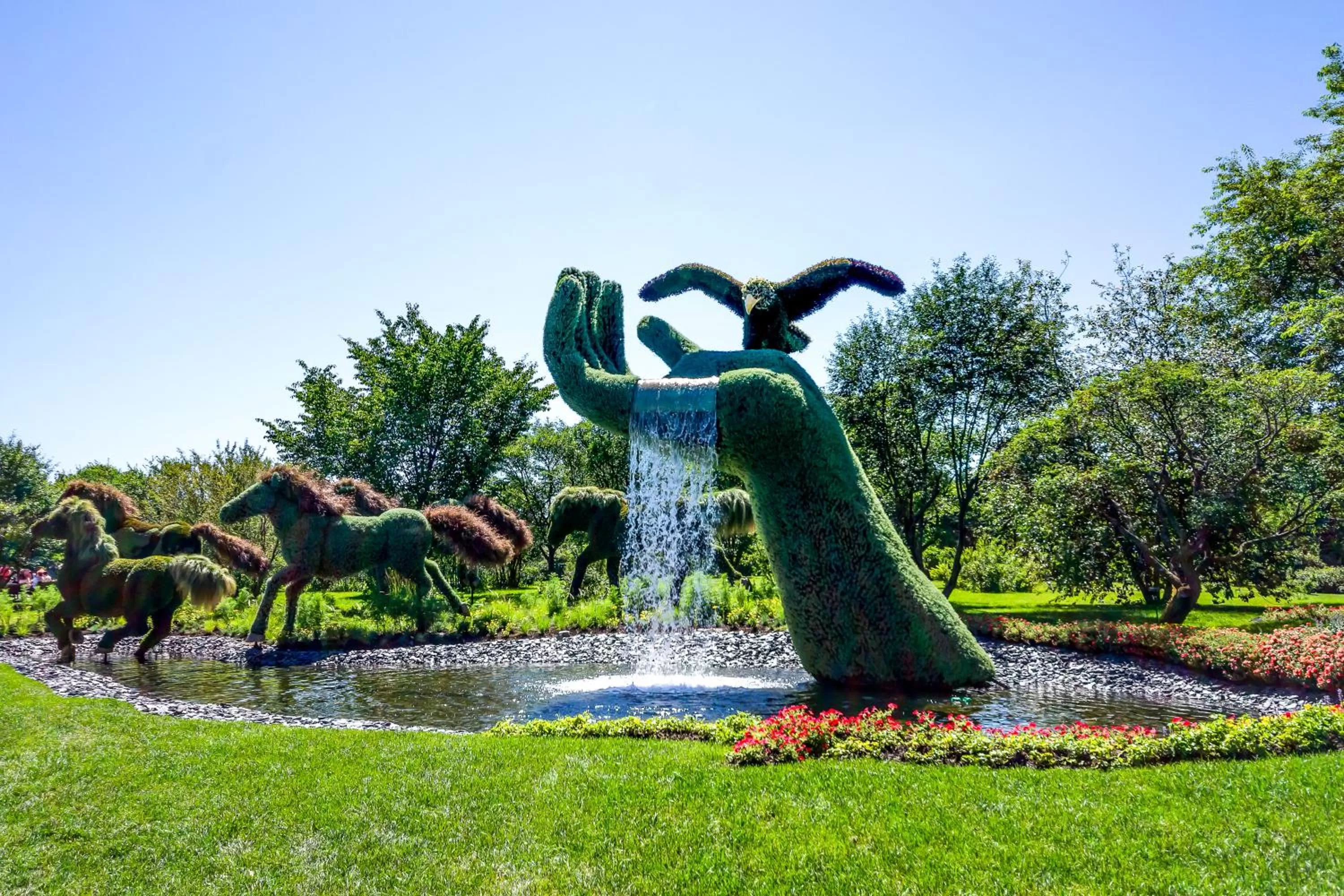 Nearby landmark, Water Park in Hôtels Gouverneur Montréal - Île Charron