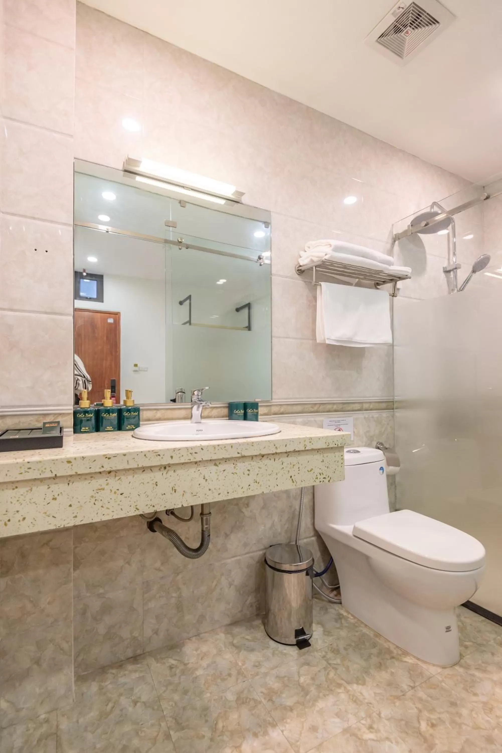 Shower in Coco Hotel Cau Giay